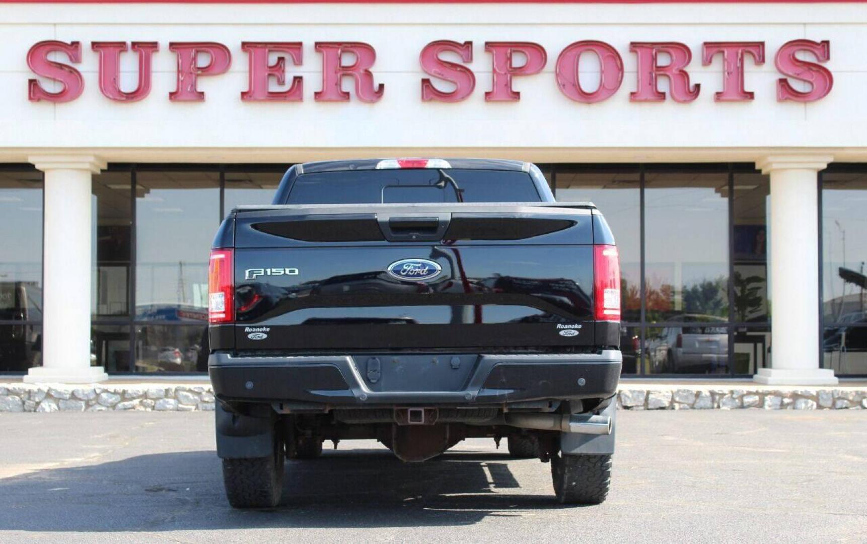 2017 Black Ford F-150 XLT SuperCrew 6.5-ft. Bed 4WD (1FTEW1EG2HF) with an 3.5L V6 TURBO engine, 6A transmission, located at 4301 NW 39th , Oklahoma City, OK, 73112, (405) 949-5600, 35.512135, -97.598671 - Photo#4