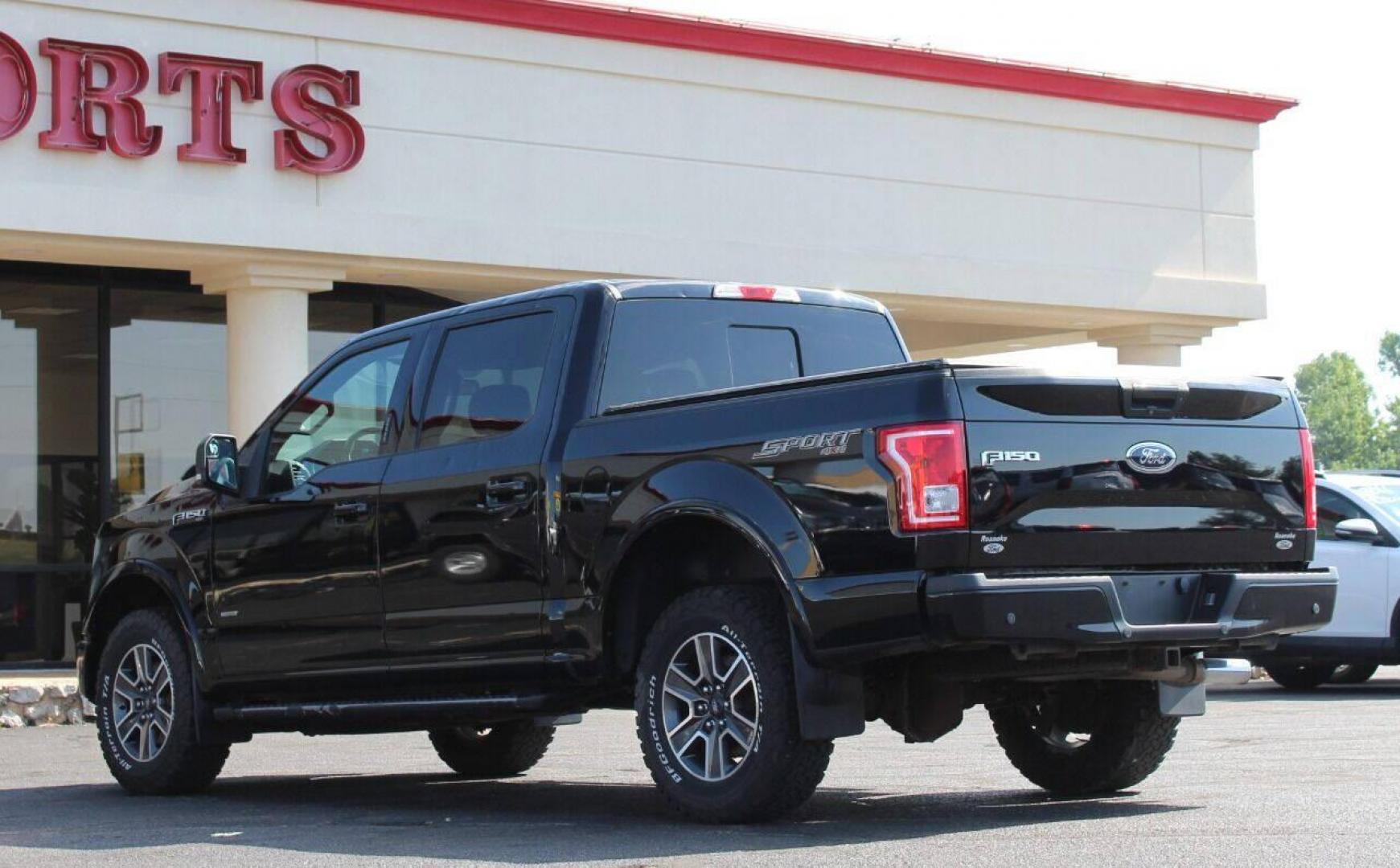 2017 Black Ford F-150 XLT SuperCrew 6.5-ft. Bed 4WD (1FTEW1EG2HF) with an 3.5L V6 TURBO engine, 6A transmission, located at 4301 NW 39th , Oklahoma City, OK, 73112, (405) 949-5600, 35.512135, -97.598671 - Photo#5