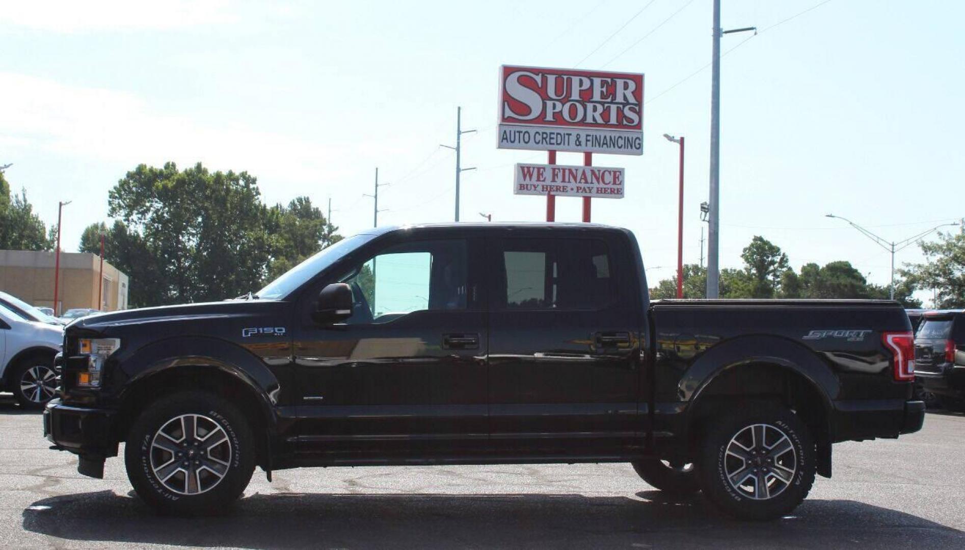 2017 Black Ford F-150 XLT SuperCrew 6.5-ft. Bed 4WD (1FTEW1EG2HF) with an 3.5L V6 TURBO engine, 6A transmission, located at 4301 NW 39th , Oklahoma City, OK, 73112, (405) 949-5600, 35.512135, -97.598671 - Photo#6