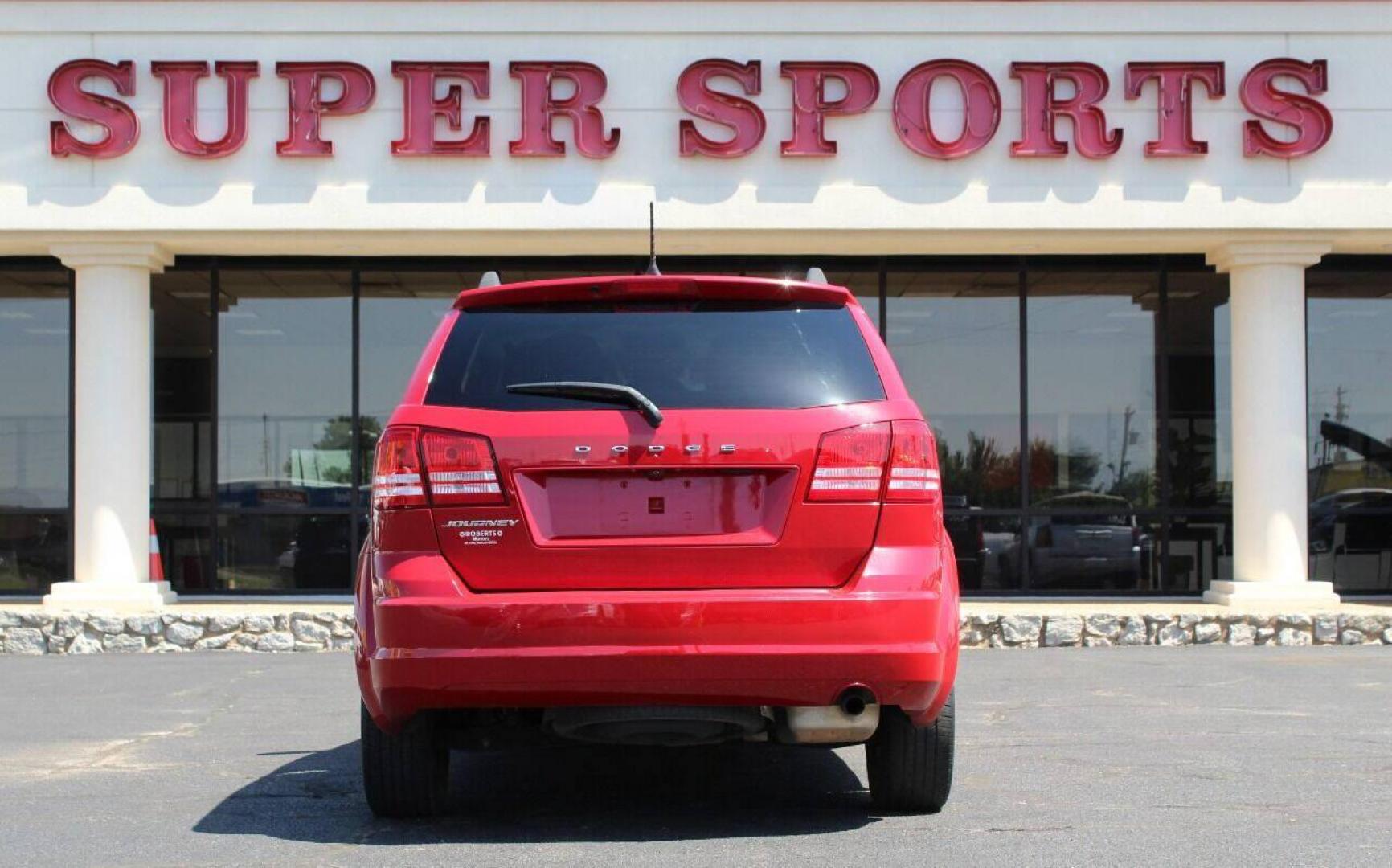 2018 Red Dodge Journey SE (3C4PDCAB3JT) with an 2.4L L4 DOHC 16V engine, 4A transmission, located at 4301 NW 39th , Oklahoma City, OK, 73112, (405) 949-5600, 35.512135, -97.598671 - NO DRIVERS LICENCE NO-FULL COVERAGE INSURANCE-NO CREDIT CHECK. COME ON OVER TO SUPERSPORTS AND TAKE A LOOK AND TEST DRIVE. PLEASE GIVE US A CALL AT (405) 949-5600. NO LICENSIA DE MANEJAR - NO SEGURO DE COBERTURA TOTAL - NO VERIFICACION DE CREDITO. POR FAVOR VENGAN A SUPERSPORTS, ECHE UN - Photo#4