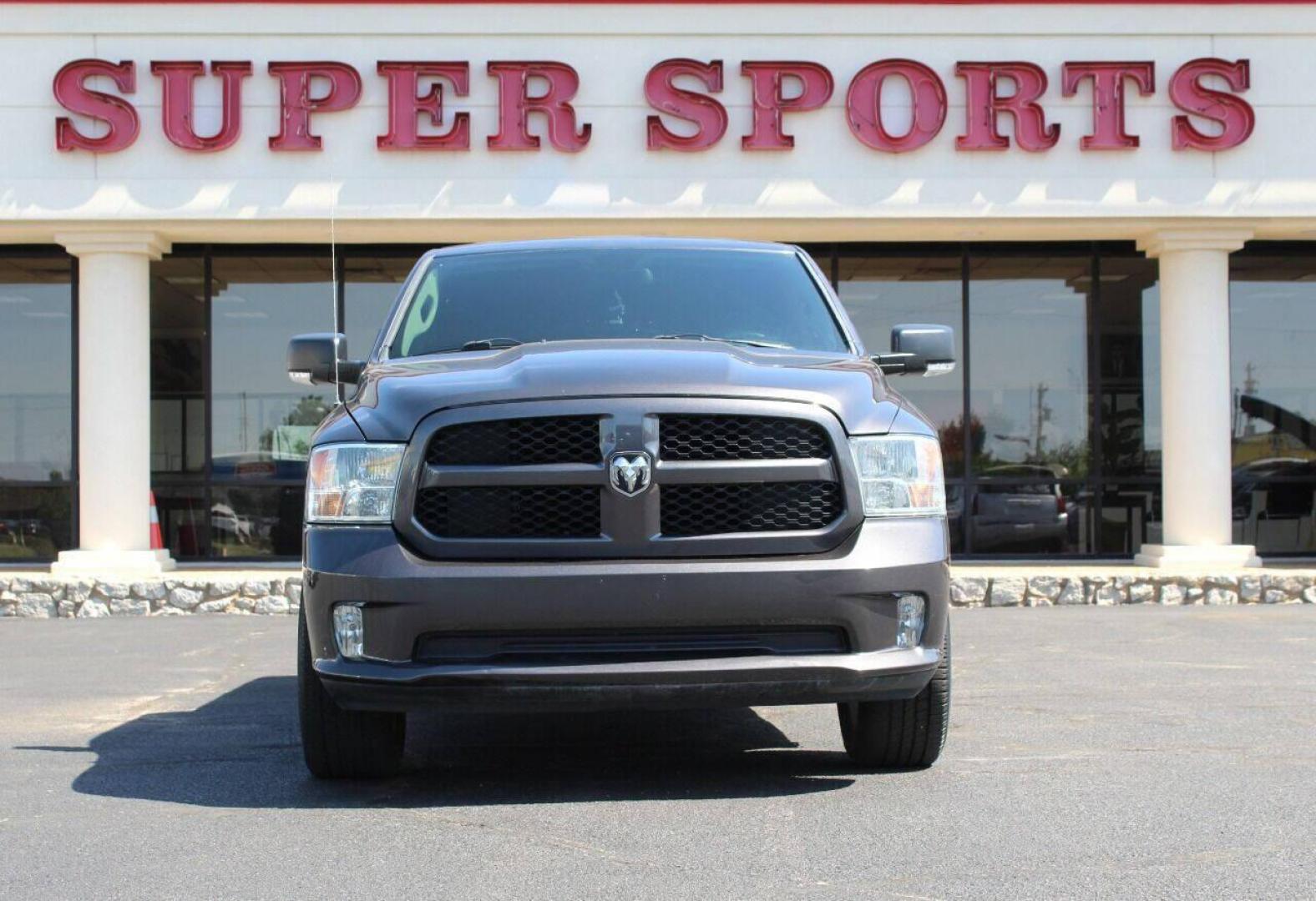 2014 Gray RAM 1500 Tradesman Quad Cab 4WD (1C6RR7FT2ES) with an 5.7L V8 OHV 16V engine, 6-Speed Automatic transmission, located at 4301 NW 39th , Oklahoma City, OK, 73112, (405) 949-5600, 35.512135, -97.598671 - NO DRIVERS LICENCE NO-FULL COVERAGE INSURANCE-NO CREDIT CHECK. COME ON OVER TO SUPERSPORTS AND TAKE A LOOK AND TEST DRIVE. PLEASE GIVE US A CALL AT (405) 949-5600. NO LICENSIA DE MANEJAR- NO SEGURO DE COBERTURA TOTAL- NO VERIFICACCION DE CREDITO. POR FAVOR VENGAN A SUPERSPORTS, ECHE UN V - Photo#2