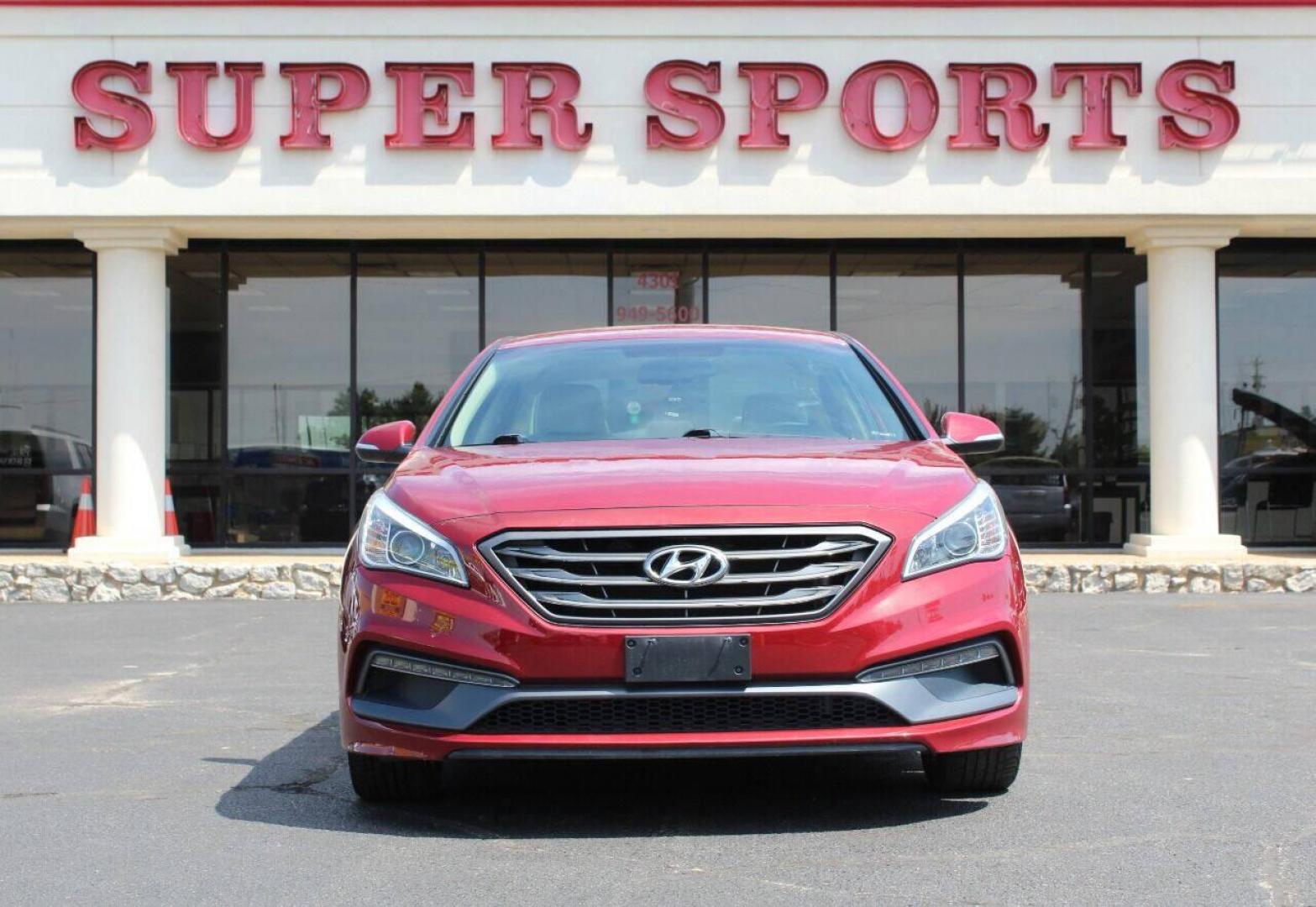 2015 Red Hyundai Sonata Sport (5NPE34AF2FH) with an 2.4L L4 DOHC 16V engine, 6-Speed Automatic transmission, located at 4301 NW 39th , Oklahoma City, OK, 73112, (405) 949-5600, 35.512135, -97.598671 - NO DRIVERS LICENCE NO-FULL COVERAGE INSURANCE-NO CREDIT CHECK. COME ON OVER TO SUPERSPORTS AND TAKE A LOOK AND TEST DRIVE. PLEASE GIVE US A CALL AT (405) 949-5600. NO LICENSIA DE MANEJAR- NO SEGURO DE COBERTURA TOTAL- NO VERIFICACCION DE CREDITO. POR FAVOR VENGAN A SUPERSPORTS, ECHE UN - Photo#0