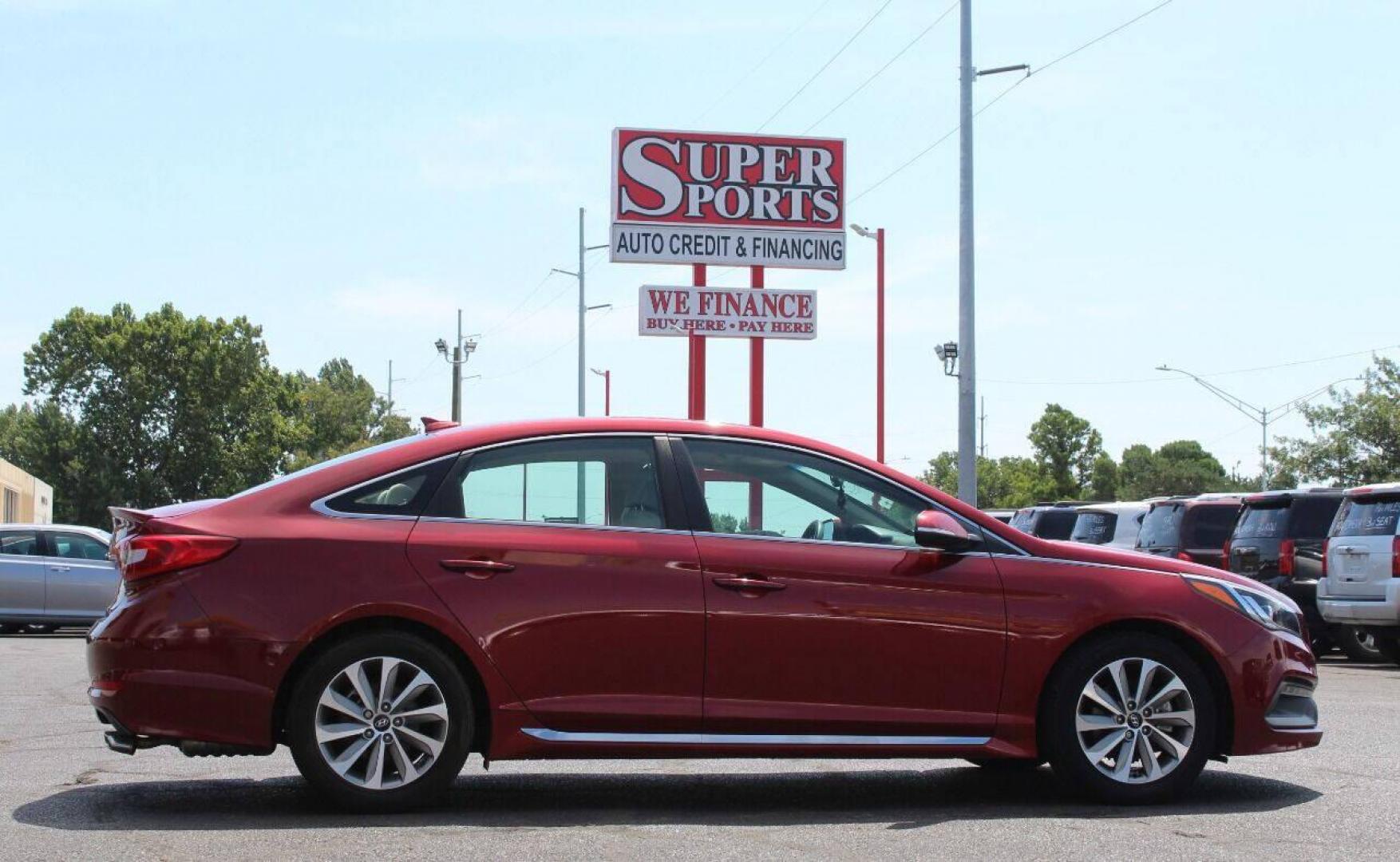 2015 Red Hyundai Sonata Sport (5NPE34AF2FH) with an 2.4L L4 DOHC 16V engine, 6-Speed Automatic transmission, located at 4301 NW 39th , Oklahoma City, OK, 73112, (405) 949-5600, 35.512135, -97.598671 - NO DRIVERS LICENCE NO-FULL COVERAGE INSURANCE-NO CREDIT CHECK. COME ON OVER TO SUPERSPORTS AND TAKE A LOOK AND TEST DRIVE. PLEASE GIVE US A CALL AT (405) 949-5600. NO LICENSIA DE MANEJAR- NO SEGURO DE COBERTURA TOTAL- NO VERIFICACCION DE CREDITO. POR FAVOR VENGAN A SUPERSPORTS, ECHE UN - Photo#3