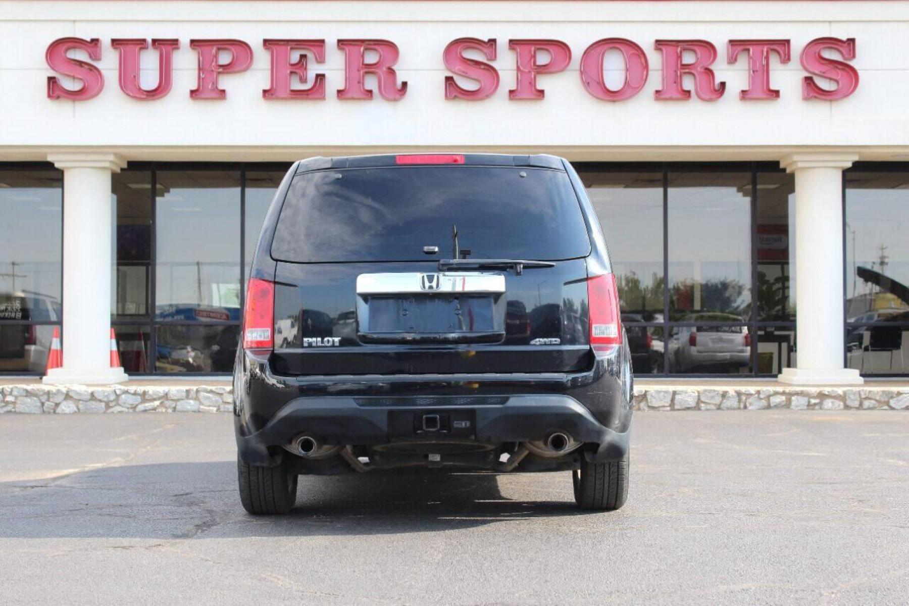 2013 Black Honda Pilot EX-L 4WD 5-Spd AT with DVD (5FNYF4H69DB) with an 3.5L V6 SOHC 24V engine, 5-Speed Automatic transmission, located at 4301 NW 39th , Oklahoma City, OK, 73112, (405) 949-5600, 35.512135, -97.598671 - NO DRIVERS LICENCE NO-FULL COVERAGE INSURANCE-NO CREDIT CHECK. COME ON OVER TO SUPERSPORTS AND TAKE A LOOK AND TEST DRIVE PLEASE GIVE US A CALL AT (405) 949-5600. NO LICENSIA DE MANEJAR- NO SEGURO DE COBERTURA TOTAL- NO VERIFICACCION DE CREDITO. POR FAVOR VENGAN A SUPERSPORTS, ECHE UN V - Photo #4