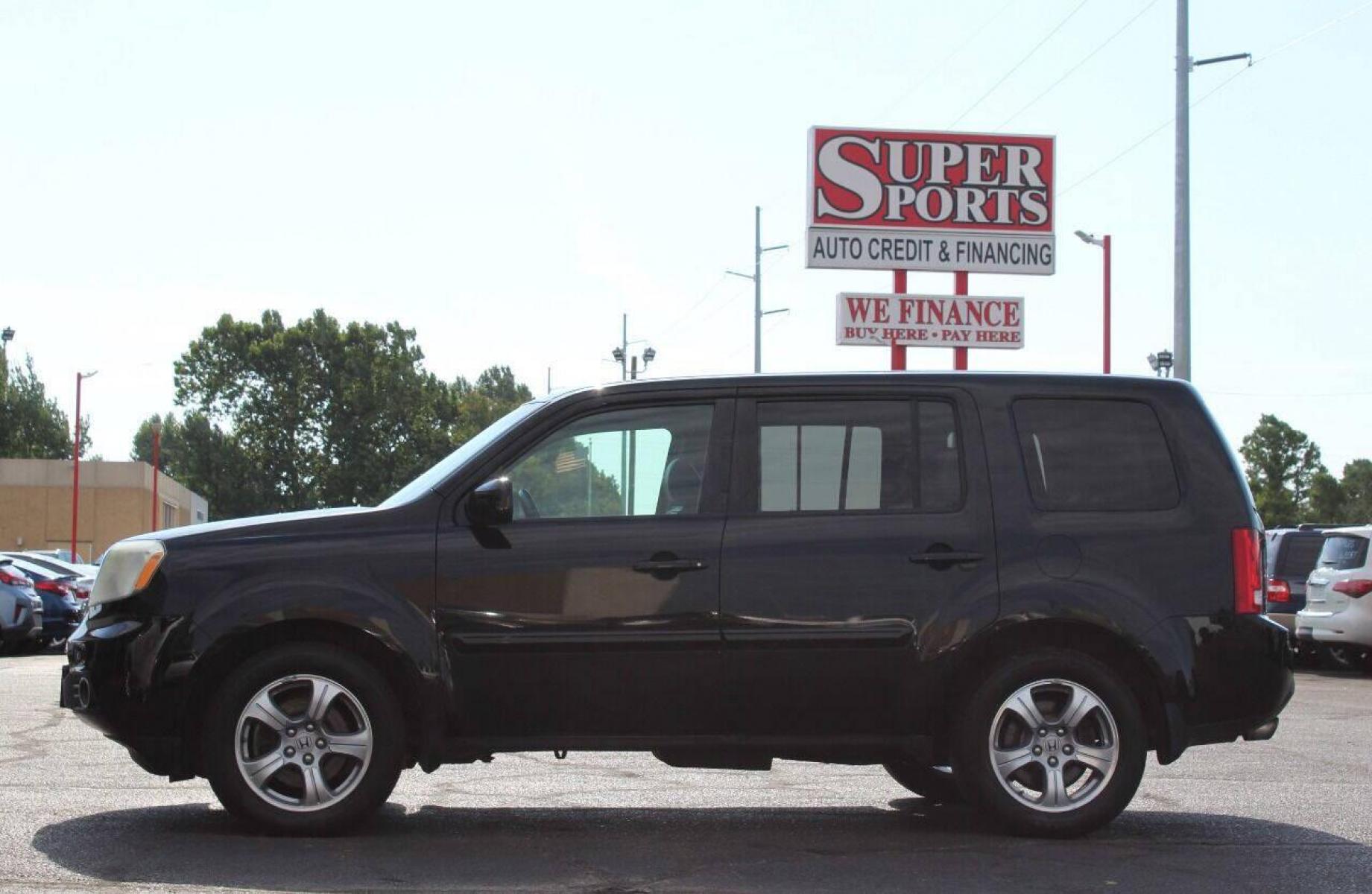 2013 Black Honda Pilot EX-L 4WD 5-Spd AT with DVD (5FNYF4H69DB) with an 3.5L V6 SOHC 24V engine, 5-Speed Automatic transmission, located at 4301 NW 39th , Oklahoma City, OK, 73112, (405) 949-5600, 35.512135, -97.598671 - NO DRIVERS LICENCE NO-FULL COVERAGE INSURANCE-NO CREDIT CHECK. COME ON OVER TO SUPERSPORTS AND TAKE A LOOK AND TEST DRIVE PLEASE GIVE US A CALL AT (405) 949-5600. NO LICENSIA DE MANEJAR- NO SEGURO DE COBERTURA TOTAL- NO VERIFICACCION DE CREDITO. POR FAVOR VENGAN A SUPERSPORTS, ECHE UN V - Photo #6