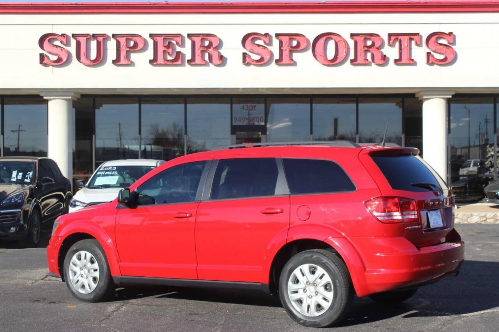 2020 Red Dodge Journey SE Value (3C4PDCAB5LT) with an 2.4L L4 DOHC 16V engine, 6A transmission, located at 4301 NW 39th , Oklahoma City, OK, 73112, (405) 949-5600, 35.512135, -97.598671 - NO DRIVERS LICENCE NO-FULL COVERAGE INSURANCE-NO CREDIT CHECK. COME ON OVER TO SUPERSPORTS AND TAKE A LOOK AND TEST DRIVE. PLEASE GIVE US A CALL AT (405) 949-5600. NO LICENSIA DE MANEJAR- NO SEGURO DE COBERTURA TOTAL- NO VERIFICACCION DE CREDITO. POR FAVOR VENGAN A SUPERSPORTS, EC - Photo#4