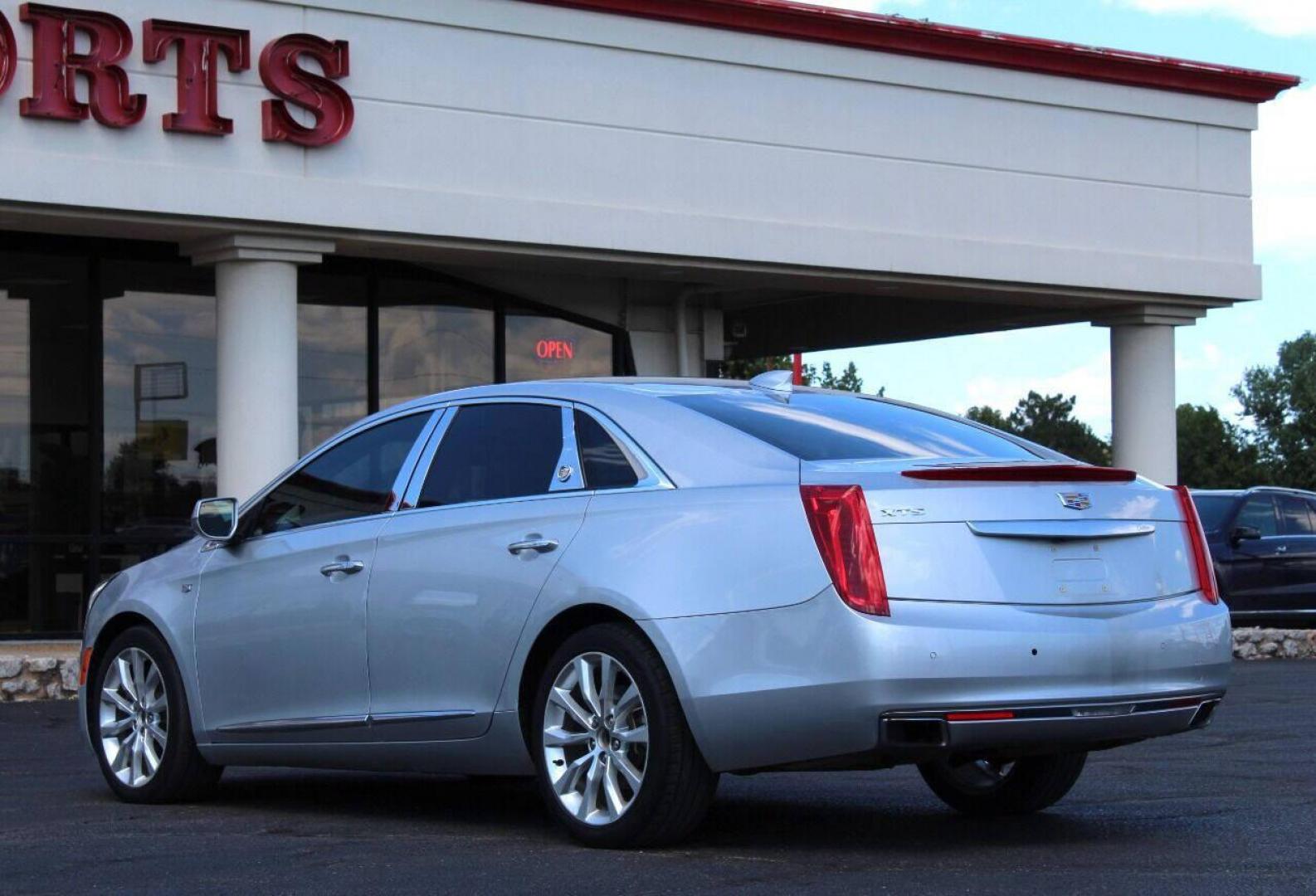 2017 Silver Cadillac XTS Luxury FWD (2G61M5S37H9) with an 3.6L V6 DOHC 24V engine, 6A transmission, located at 4301 NW 39th , Oklahoma City, OK, 73112, (405) 949-5600, 35.512135, -97.598671 - NO DRIVERS LICENCE NO-FULL COVERAGE INSURANCE-NO CREDIT CHECK. COME ON OVER TO SUPERSPORTS AND TAKE A LOOK AND TEST DRIVE. PLEASE GIVE US A CALL AT (405) 949-5600. NO LICENSIA DE MANEJAR- NO SEGURO DE COBERTURA TOTAL- NO VERIFICACCION DE CREDITO. POR FAVOR VENGAN A SUPERSPORTS, ECHE UN - Photo#5