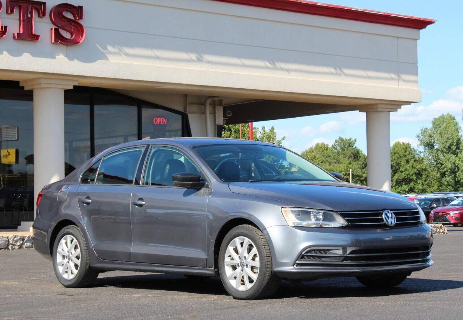 2015 Gray Volkswagen Jetta SE 5M (3VWD17AJ8FM) with an 1.8L L4 DOHC 20V engine, 5-Speed Manual transmission, located at 4301 NW 39th , Oklahoma City, OK, 73112, (405) 949-5600, 35.512135, -97.598671 - Photo#0