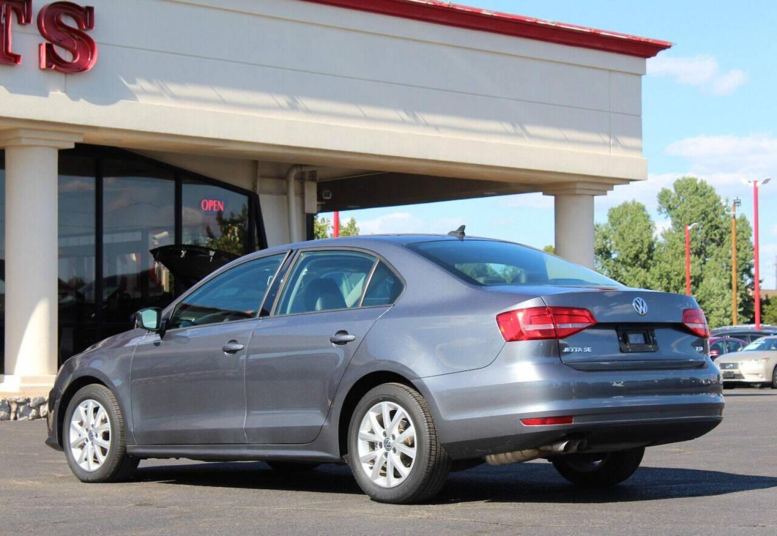 2015 Gray Volkswagen Jetta SE 5M (3VWD17AJ8FM) with an 1.8L L4 DOHC 20V engine, 5-Speed Manual transmission, located at 4301 NW 39th , Oklahoma City, OK, 73112, (405) 949-5600, 35.512135, -97.598671 - Photo#5