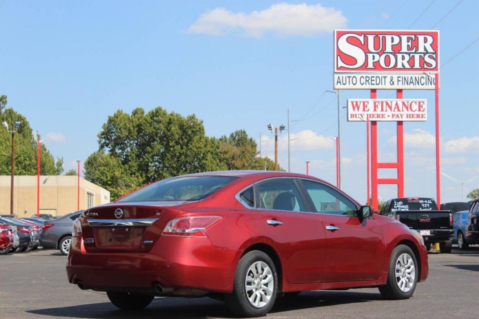 2013 Maroon Nissan Altima 2.5 S (1N4AL3AP8DN) with an 2.5L L4 DOHC 16V engine, CVT transmission, located at 4301 NW 39th , Oklahoma City, OK, 73112, (405) 949-5600, 35.512135, -97.598671 - NO DRIVERS LICENCE NO-FULL COVERAGE INSURANCE-NO CREDIT CHECK. COME ON OVER TO SUPERSPORTS AND TAKE A LOOK AND TEST DRIVE. PLEASE GIVE US A CALL AT (405) 949-5600. NO LICENSIA DE MANEJAR- NO SEGURO DE COBERTURA TOTAL- NO VERIFICACCION DE CREDITO. POR FAVOR VENGAN A SUPERSPORTS, ECHE UN - Photo#2