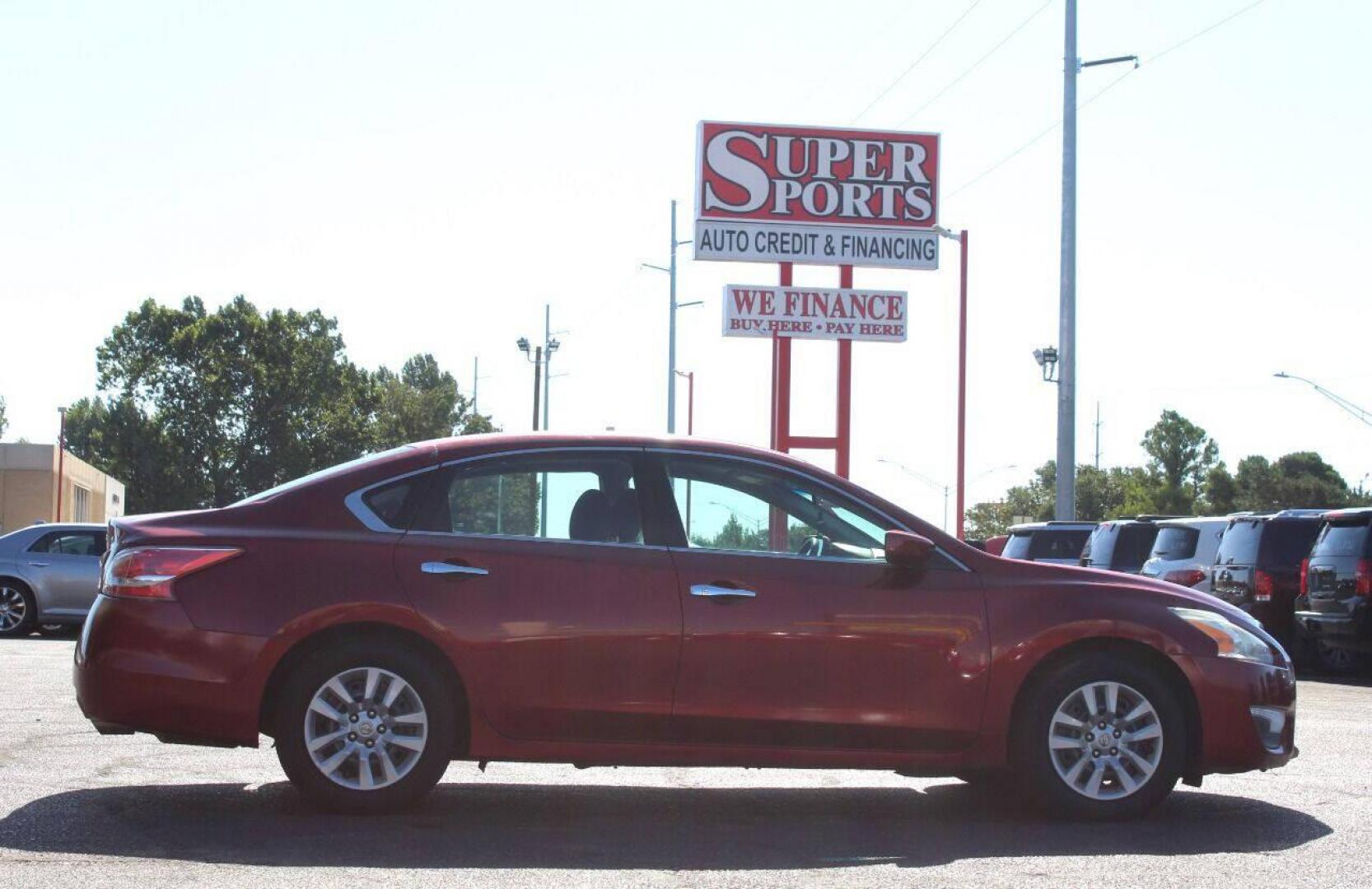 2013 Maroon Nissan Altima 2.5 S (1N4AL3AP8DN) with an 2.5L L4 DOHC 16V engine, CVT transmission, located at 4301 NW 39th , Oklahoma City, OK, 73112, (405) 949-5600, 35.512135, -97.598671 - NO DRIVERS LICENCE NO-FULL COVERAGE INSURANCE-NO CREDIT CHECK. COME ON OVER TO SUPERSPORTS AND TAKE A LOOK AND TEST DRIVE. PLEASE GIVE US A CALL AT (405) 949-5600. NO LICENSIA DE MANEJAR- NO SEGURO DE COBERTURA TOTAL- NO VERIFICACCION DE CREDITO. POR FAVOR VENGAN A SUPERSPORTS, ECHE UN - Photo#9