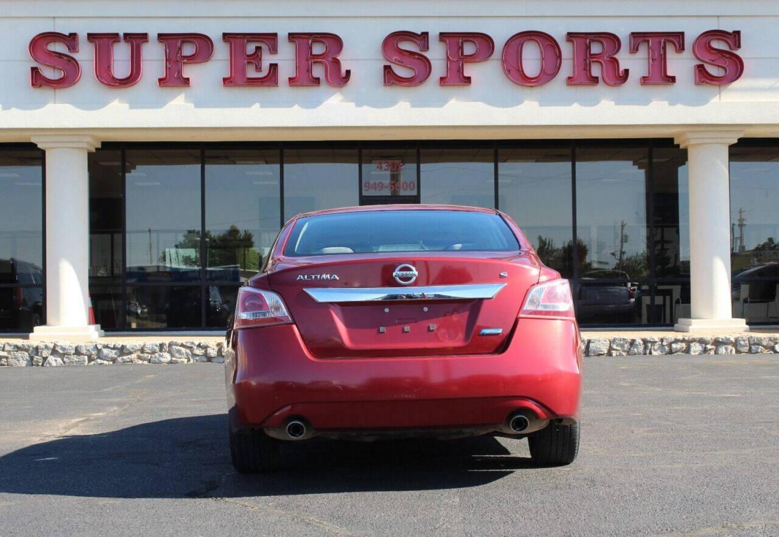 2013 Maroon Nissan Altima 2.5 S (1N4AL3AP8DN) with an 2.5L L4 DOHC 16V engine, CVT transmission, located at 4301 NW 39th , Oklahoma City, OK, 73112, (405) 949-5600, 35.512135, -97.598671 - NO DRIVERS LICENCE NO-FULL COVERAGE INSURANCE-NO CREDIT CHECK. COME ON OVER TO SUPERSPORTS AND TAKE A LOOK AND TEST DRIVE. PLEASE GIVE US A CALL AT (405) 949-5600. NO LICENSIA DE MANEJAR- NO SEGURO DE COBERTURA TOTAL- NO VERIFICACCION DE CREDITO. POR FAVOR VENGAN A SUPERSPORTS, ECHE UN - Photo#3