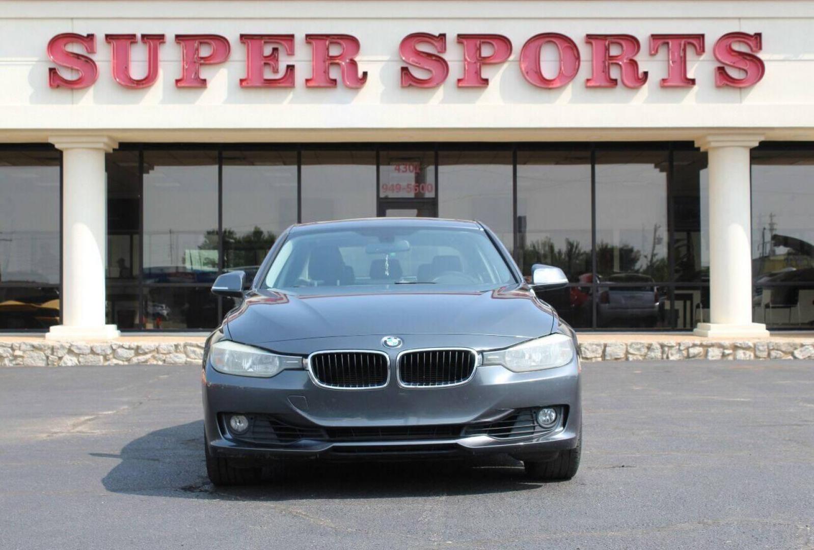 2013 Gray BMW 3-Series 328i Sedan (WBA3A5C54DJ) with an 2.0L L4 DOHC 16V engine, Automatic 8-Speed transmission, located at 4301 NW 39th , Oklahoma City, OK, 73112, (405) 949-5600, 35.512135, -97.598671 - NO DRIVERS LICENCE NO-FULL COVERAGE INSURANCE-NO CREDIT CHECK. COME ON OVER TO SUPERSPORTS AND TAKE A LOOK AND TEST DRIVE. PLEASE GIVE US A CALL AT (405) 949-5600. NO LICENSIA DE MANEJAR- NO SEGURO DE COBERTURA TOTAL- NO VERIFICACCION DE CREDITO. POR FAVOR VENGAN A SUPERSPORTS, ECHE UN - Photo#2