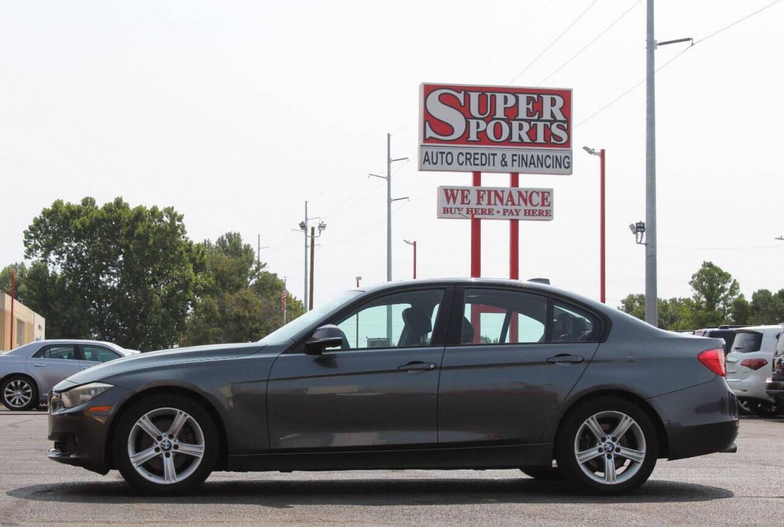 2013 Gray BMW 3-Series 328i Sedan (WBA3A5C54DJ) with an 2.0L L4 DOHC 16V engine, Automatic 8-Speed transmission, located at 4301 NW 39th , Oklahoma City, OK, 73112, (405) 949-5600, 35.512135, -97.598671 - NO DRIVERS LICENCE NO-FULL COVERAGE INSURANCE-NO CREDIT CHECK. COME ON OVER TO SUPERSPORTS AND TAKE A LOOK AND TEST DRIVE. PLEASE GIVE US A CALL AT (405) 949-5600. NO LICENSIA DE MANEJAR- NO SEGURO DE COBERTURA TOTAL- NO VERIFICACCION DE CREDITO. POR FAVOR VENGAN A SUPERSPORTS, ECHE UN - Photo#6