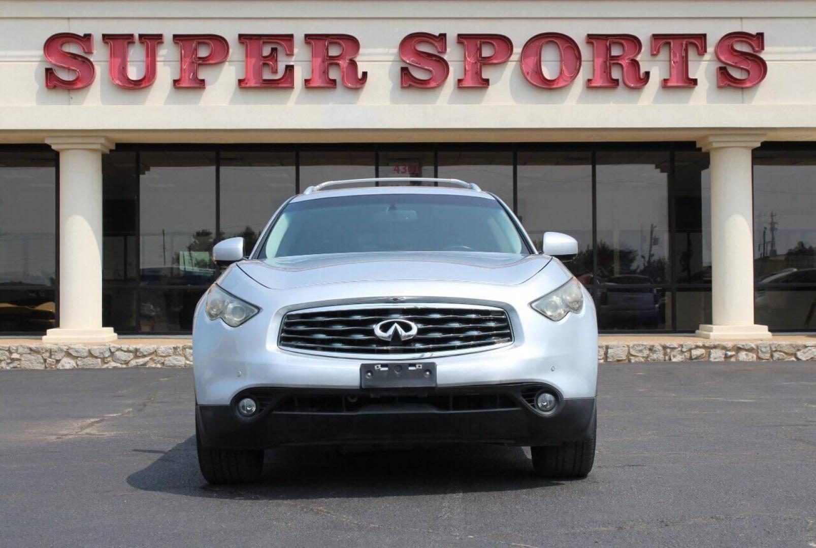 2009 Gray Infiniti FX FX35 2WD (JNRAS18U69M) with an 3.5L V6 DOHC 24V engine, 5-Speed Automatic transmission, located at 4301 NW 39th , Oklahoma City, OK, 73112, (405) 949-5600, 35.512135, -97.598671 - NO DRIVERS LICENCE - NO FULL COVERAGE INSURANCE - NO CREDIT CHECK. COME ON OVER TO SUPERSPORTS AND TAKE A LOOK AND TEST DRIVE PLEASE GIVE US A CALL AT (405) 949-5600. NO LICENCIA DE MANEJAR - NO SEGURO DE COBERTURA TOTAL - NO VERIFICACION DE CREDITO. POR FAVOR VENGAN A SUPERSPORTS, ECHE - Photo#2