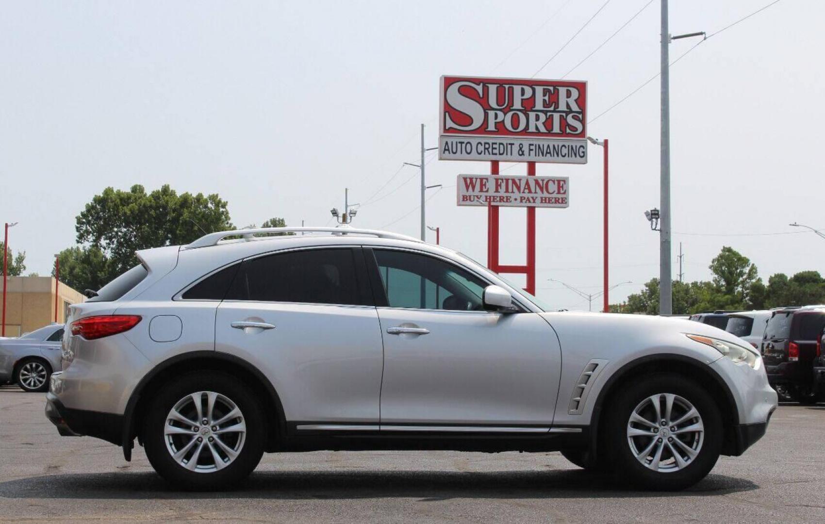 2009 Gray Infiniti FX FX35 2WD (JNRAS18U69M) with an 3.5L V6 DOHC 24V engine, 5-Speed Automatic transmission, located at 4301 NW 39th , Oklahoma City, OK, 73112, (405) 949-5600, 35.512135, -97.598671 - NO DRIVERS LICENCE - NO FULL COVERAGE INSURANCE - NO CREDIT CHECK. COME ON OVER TO SUPERSPORTS AND TAKE A LOOK AND TEST DRIVE PLEASE GIVE US A CALL AT (405) 949-5600. NO LICENCIA DE MANEJAR - NO SEGURO DE COBERTURA TOTAL - NO VERIFICACION DE CREDITO. POR FAVOR VENGAN A SUPERSPORTS, ECHE - Photo#3