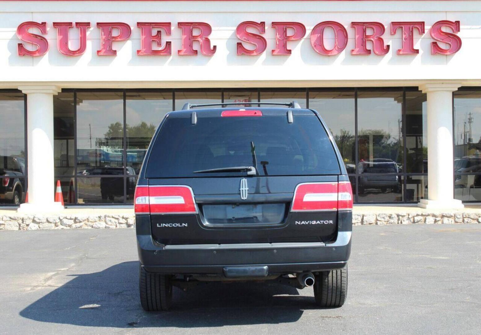 2011 Black Lincoln Navigator L 4WD (5LMJJ3J52BE) with an 5.4L V8 SOHC 24V engine, 6-Speed Automatic transmission, located at 4301 NW 39th , Oklahoma City, OK, 73112, (405) 949-5600, 35.512135, -97.598671 - NO DRIVERS LICENCE NO-FULL COVERAGE INSURANCE-NO CREDIT CHECK. COME ON OVER TO SUPERSPORTS AND TAKE A LOOK AND TEST DRIVE PLEASE GIVE US A CALL AT (405) 949-5600. NO LICENSIA DE MANEJAR- NO SEGURO DE COBERTURA TOTAL- NO VERIFICACCION DE CREDITO. POR FAVOR VENGAN A SUPERSPORTS, ECHE UN V - Photo#4