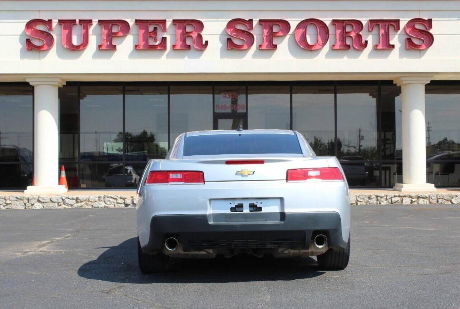 2015 Silver Chevrolet Camaro 1LS Coupe (2G1FA1E3XF9) with an 3.6L V6 DOHC 24V FFV engine, 6-Speed Manual transmission, located at 4301 NW 39th , Oklahoma City, OK, 73112, (405) 949-5600, 35.512135, -97.598671 - Photo#4