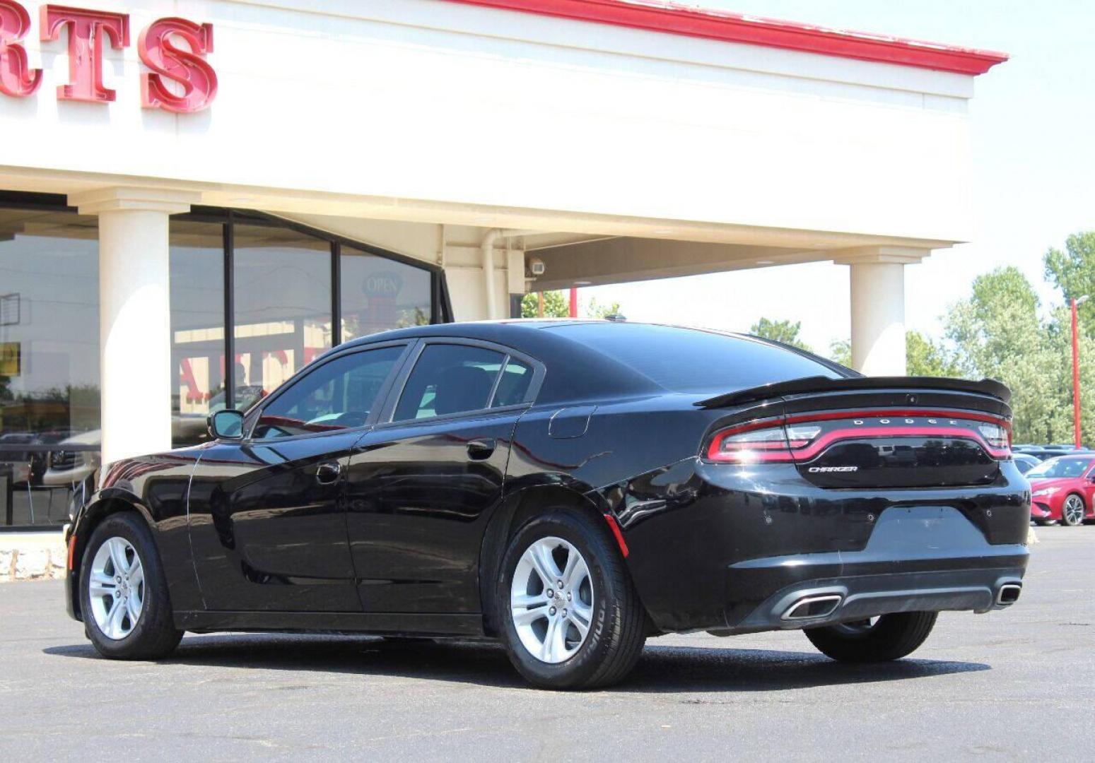 2020 Black Dodge Charger (2C3CDXBG0LH) with an 3.6L V6 3.6L V6 engine, Automatic 8-Speed transmission, located at 4301 NW 39th , Oklahoma City, OK, 73112, (405) 949-5600, 35.512135, -97.598671 - NO DRIVERS LICENSE - NO FULL COVERAGE INSURANCE - NO CREDIT CHECK. COME ON OVER TO SUPERSPORTS AND TAKE A LOOK AND TEST DRIVE PLEASE GIVE US A CALL AT (405) 949-5600. NO LICENCIA DE MANEJAR - NO SEGURO DE COBERTURA TOTAL - NO VERIFICACION DE CREDITO. POR FAVOR VENGAN A SUPERSPORTS, ECHE - Photo#5