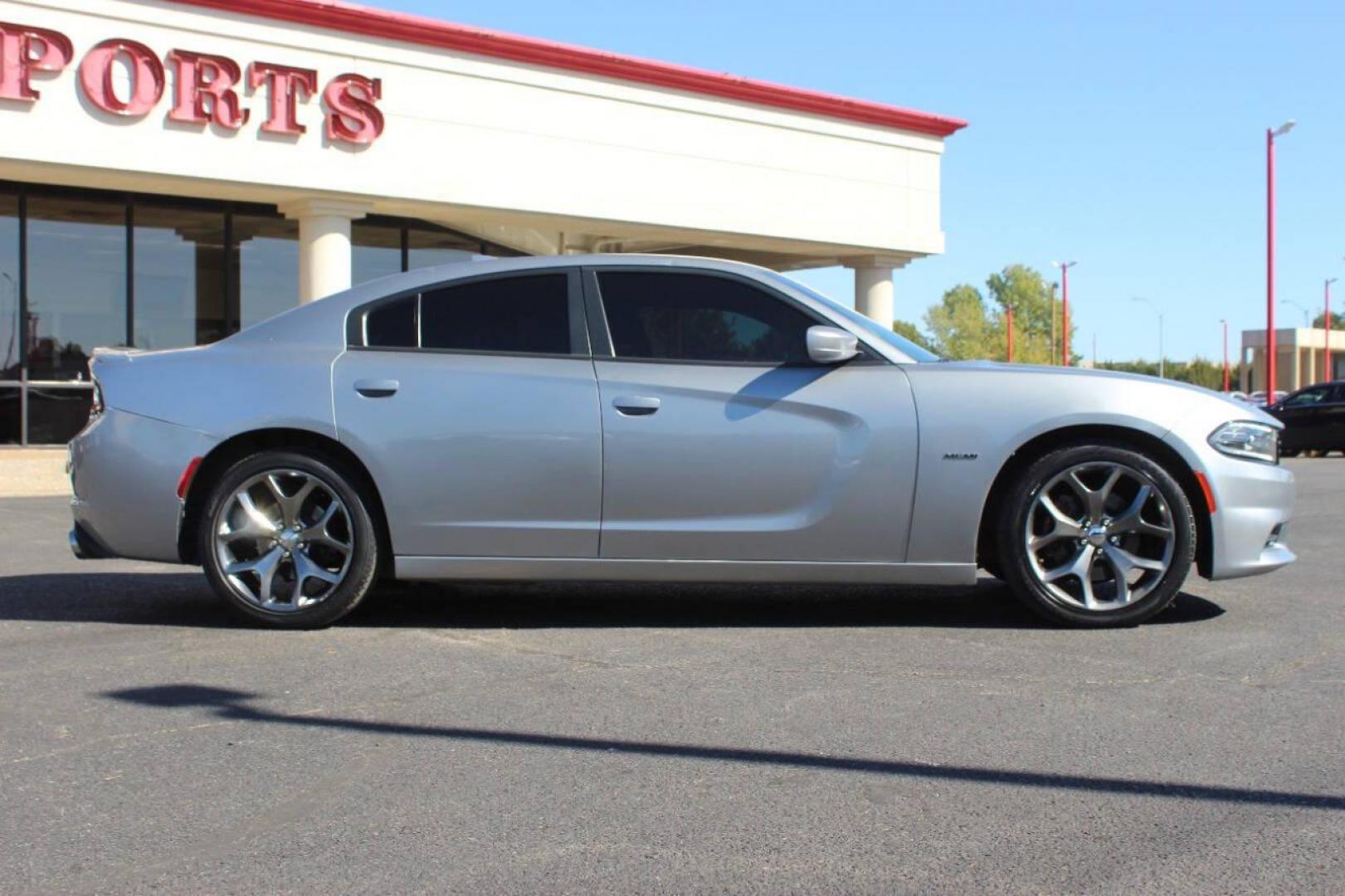 2015 Silver Dodge Charger R/T (2C3CDXCT7FH) with an 5.7L V8 OHV 16V engine, 8-Speed Automatic transmission, located at 4301 NW 39th , Oklahoma City, OK, 73112, (405) 949-5600, 35.512135, -97.598671 - NO DRIVERS LICENCE NO-FULL COVERAGE INSURANCE-NO CREDIT CHECK. COME ON OVER TO SUPERSPORTS AND TAKE A LOOK AND TEST DRIVE. PLEASE GIVE US A CALL AT (405) 949-5600. NO LICENSIA DE MANEJAR- NO SEGURO DE COBERTURA TOTAL- NO VERIFICACCION DE CREDITO. POR FAVOR VENGAN A SUPERSPORTS, ECHE UN - Photo#2