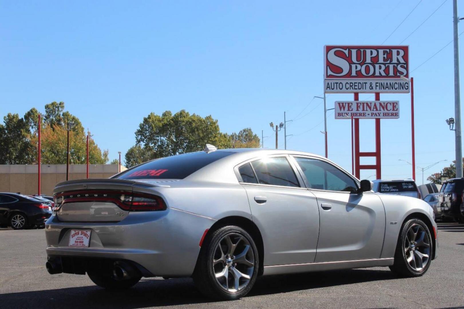 2015 Silver Dodge Charger R/T (2C3CDXCT7FH) with an 5.7L V8 OHV 16V engine, 8-Speed Automatic transmission, located at 4301 NW 39th , Oklahoma City, OK, 73112, (405) 949-5600, 35.512135, -97.598671 - NO DRIVERS LICENCE NO-FULL COVERAGE INSURANCE-NO CREDIT CHECK. COME ON OVER TO SUPERSPORTS AND TAKE A LOOK AND TEST DRIVE. PLEASE GIVE US A CALL AT (405) 949-5600. NO LICENSIA DE MANEJAR- NO SEGURO DE COBERTURA TOTAL- NO VERIFICACCION DE CREDITO. POR FAVOR VENGAN A SUPERSPORTS, ECHE UN - Photo#3