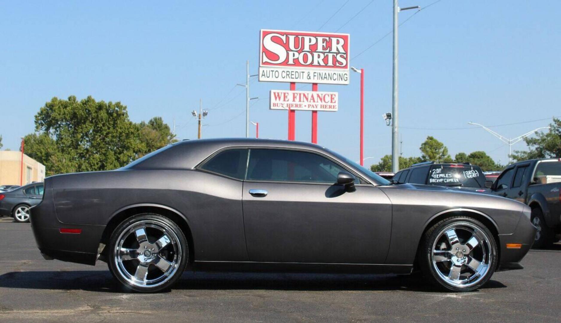 2013 Gray Dodge Challenger SXT (2C3CDYAG2DH) with an 3.6L V6 DOHC 24V engine, 4-Speed Automatic transmission, located at 4301 NW 39th , Oklahoma City, OK, 73112, (405) 949-5600, 35.512135, -97.598671 - NO DRIVERS LICENCE NO-FULL COVERAGE INSURANCE-NO CREDIT CHECK. COME ON OVER TO SUPER SPORTS AND TAKE A LOOK AND TEST DRIVE PLEASE GIVE US A CALL AT (405) 949-5600. NO LICENSIA DE MANEJAR- NO SEGURO DE COBERTURA TOTAL- NO VERIFICACCION DE CREDITO. POR FAVOR VENGAN A SUPERSPORTS, ECHE UN - Photo#3