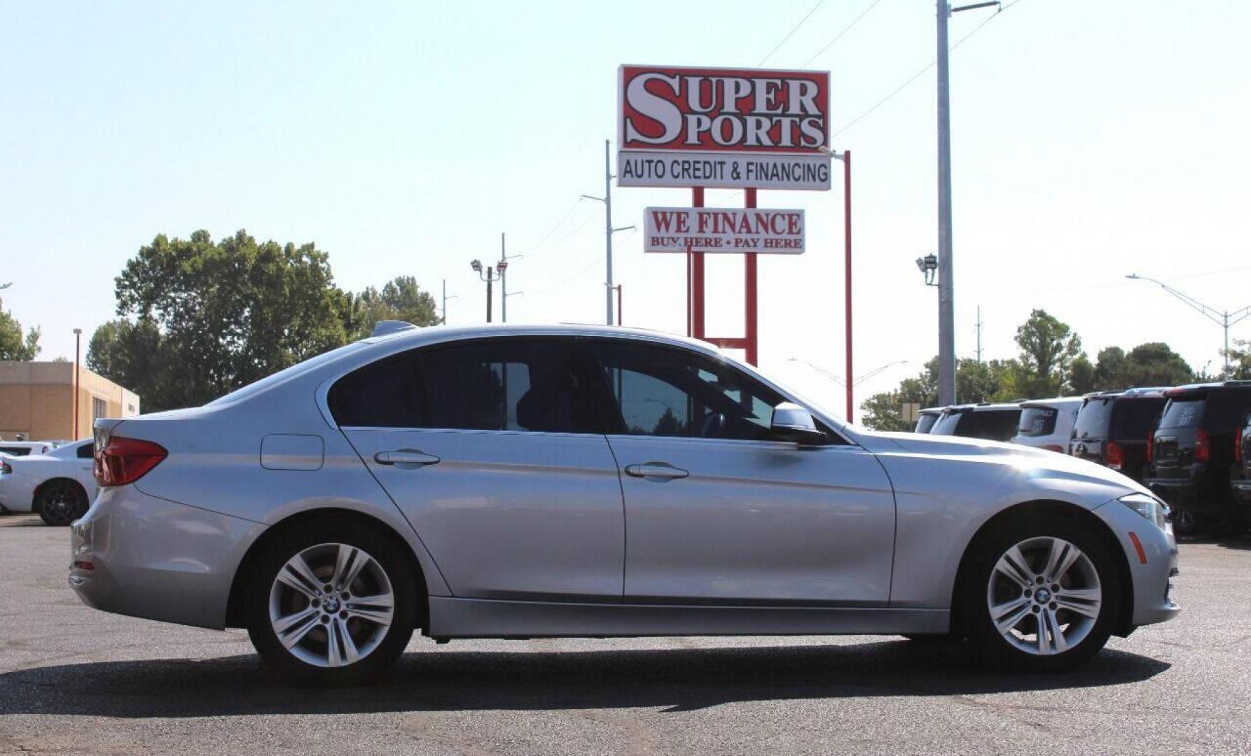 2017 Silver BMW 3-Series 330i SULEV Sedan (WBA8B9G56HN) with an 3.0L L6 DOHC 24V engine, 8A transmission, located at 4301 NW 39th , Oklahoma City, OK, 73112, (405) 949-5600, 35.512135, -97.598671 - NO DRIVERS LICENSE - NO FULL COVERAGE INSURANCE - NO CREDIT CHECK. COME ON OVER TO SUPERSPORTS AND TAKE A LOOK AND TEST DRIVE. PLEASE GIVE US A CALL AT (405) 949-5600. NO LICENCIA DE MANEJAR - NO SEGURO DE COBERTURA TOTAL - NO VERIFICACION DE CREDITO. POR FAVOR VENGAN A SUPERSPORTS, ECHE - Photo#3