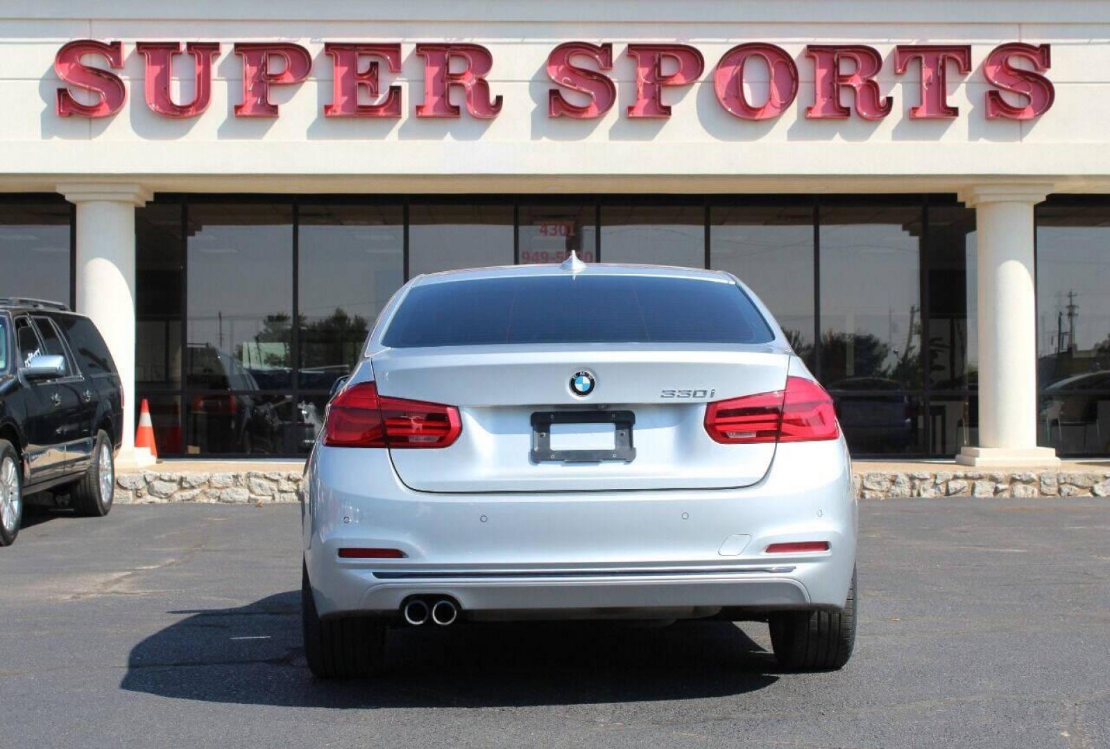 2017 Silver BMW 3-Series 330i SULEV Sedan (WBA8B9G56HN) with an 3.0L L6 DOHC 24V engine, 8A transmission, located at 4301 NW 39th , Oklahoma City, OK, 73112, (405) 949-5600, 35.512135, -97.598671 - NO DRIVERS LICENSE - NO FULL COVERAGE INSURANCE - NO CREDIT CHECK. COME ON OVER TO SUPERSPORTS AND TAKE A LOOK AND TEST DRIVE. PLEASE GIVE US A CALL AT (405) 949-5600. NO LICENCIA DE MANEJAR - NO SEGURO DE COBERTURA TOTAL - NO VERIFICACION DE CREDITO. POR FAVOR VENGAN A SUPERSPORTS, ECHE - Photo#4