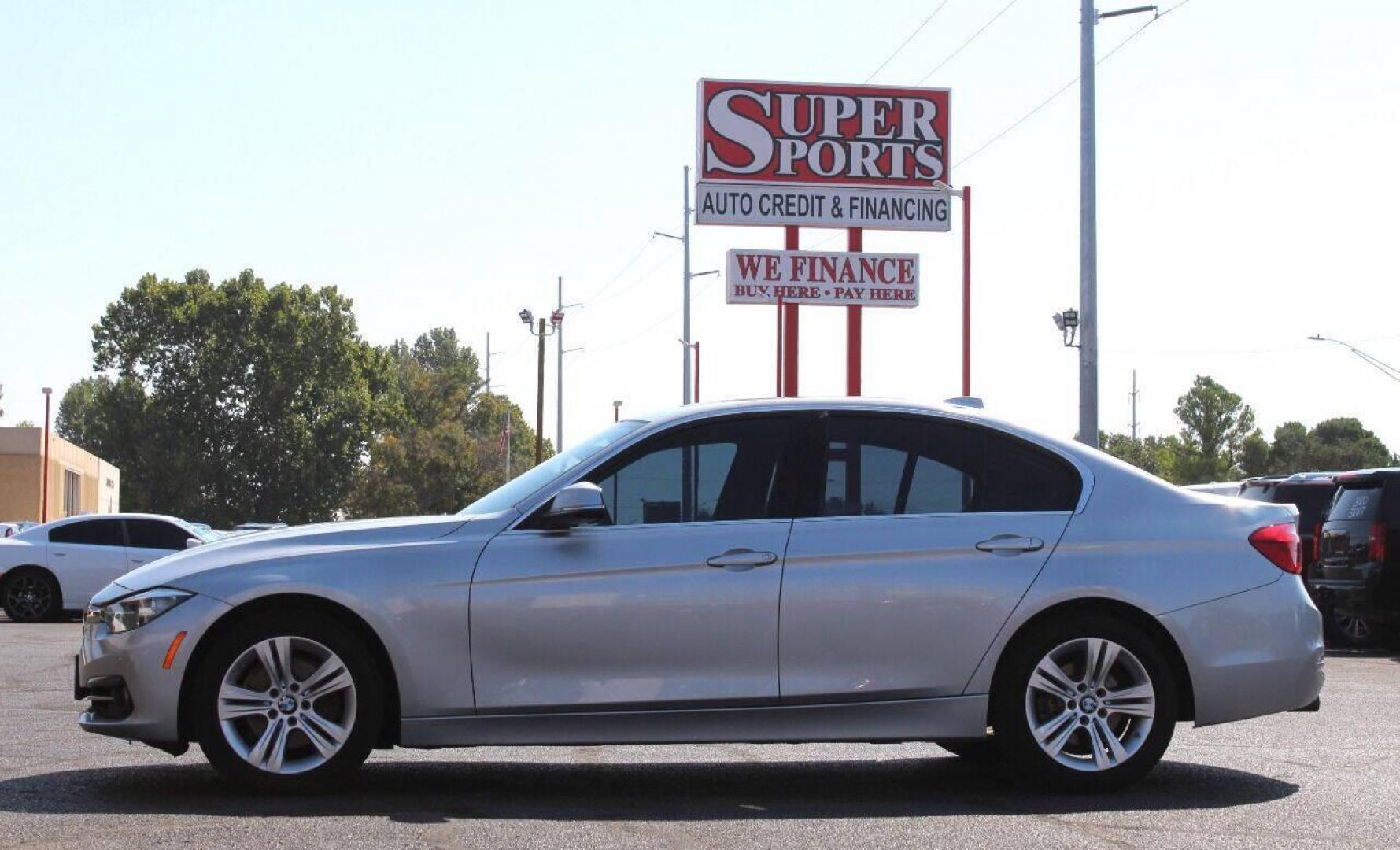 2017 Silver BMW 3-Series 330i SULEV Sedan (WBA8B9G56HN) with an 3.0L L6 DOHC 24V engine, 8A transmission, located at 4301 NW 39th , Oklahoma City, OK, 73112, (405) 949-5600, 35.512135, -97.598671 - NO DRIVERS LICENSE - NO FULL COVERAGE INSURANCE - NO CREDIT CHECK. COME ON OVER TO SUPERSPORTS AND TAKE A LOOK AND TEST DRIVE. PLEASE GIVE US A CALL AT (405) 949-5600. NO LICENCIA DE MANEJAR - NO SEGURO DE COBERTURA TOTAL - NO VERIFICACION DE CREDITO. POR FAVOR VENGAN A SUPERSPORTS, ECHE - Photo#6