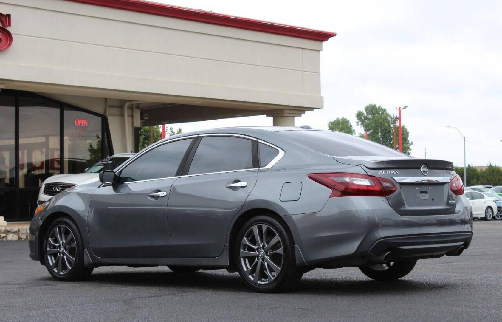 2018 Gray Nissan Altima 2.5 (1N4AL3AP8JC) with an 2.5L L4 DOHC 16V engine, CVT transmission, located at 4301 NW 39th , Oklahoma City, OK, 73112, (405) 949-5600, 35.512135, -97.598671 - NO DRIVERS LICENCE NO-FULL COVERAGE INSURANCE-NO CREDIT CHECK. COME ON OVER TO SUPERSPORTS AND TAKE A LOOK AND TEST DRIVE. PLEASE GIVE US A CALL AT (405) 949-5600. NO LICENCIA DE MANEJAR - NO SEGURO DE COBERTURA TOTAL - NO VERIFICACION DE CREDITO. POR FAVOR VENGAN A SUPERSPORTS, ECHE UN - Photo#5