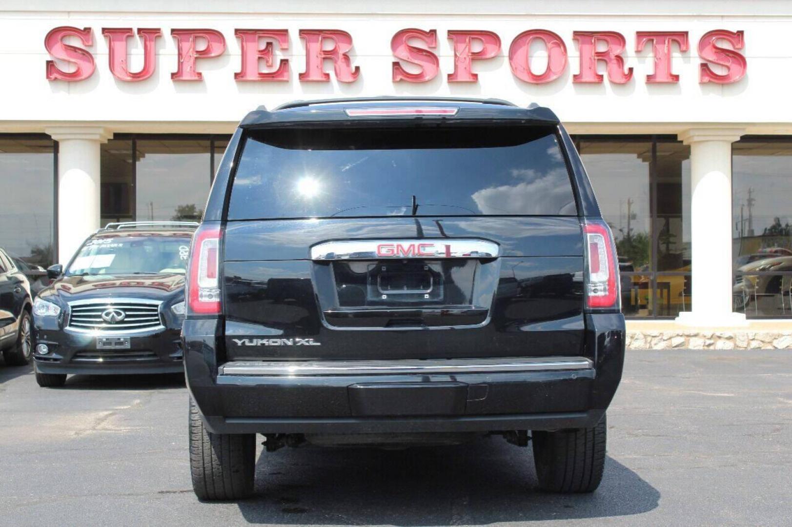 2016 Black GMC Yukon XL Denali 4WD (1GKS2HKJXGR) with an 6.2L V8 OHV 16V engine, 6A transmission, located at 4301 NW 39th , Oklahoma City, OK, 73112, (405) 949-5600, 35.512135, -97.598671 - NO DRIVERS LICENSE - NO FULL COVERAGE INSURANCE - NO CREDIT CHECK. COME ON OVER TO SUPERSPORTS AND TAKE A LOOK AND TEST DRIVE. PLEASE GIVE US A CALL AT (405) 949-5600. NO LICENCIA DE MANEJAR - NO SEGURO DE COBERTURA TOTAL - NO VERIFICACION DE CREDITO. POR FAVOR VENGAN A SUPERSPORTS, ECH - Photo#4