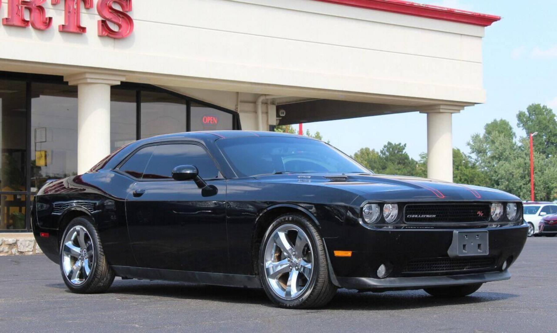 2014 Black Dodge Challenger R/T (2C3CDYBT3EH) with an 5.7L V8 OHV 16V engine, Manual 6-Speed transmission, located at 4301 NW 39th , Oklahoma City, OK, 73112, (405) 949-5600, 35.512135, -97.598671 - NO DRIVERS LICENCE - NO FULL COVERAGE INSURANCE - NO CREDIT CHECK. COME ON OVER TO SUPERSPORTS AND TAKE A LOOK AND TEST DRIVE. PLEASE GIVE US A CALL AT (405) 949-5600. NO LICENCIA DE MANEJAR - NO SEGURO DE COBERTURA TOTAL - NO VERIFICACCION DE CREDITO. POR FAVOR VENGAN A SUPERSPORTS, EC - Photo#3