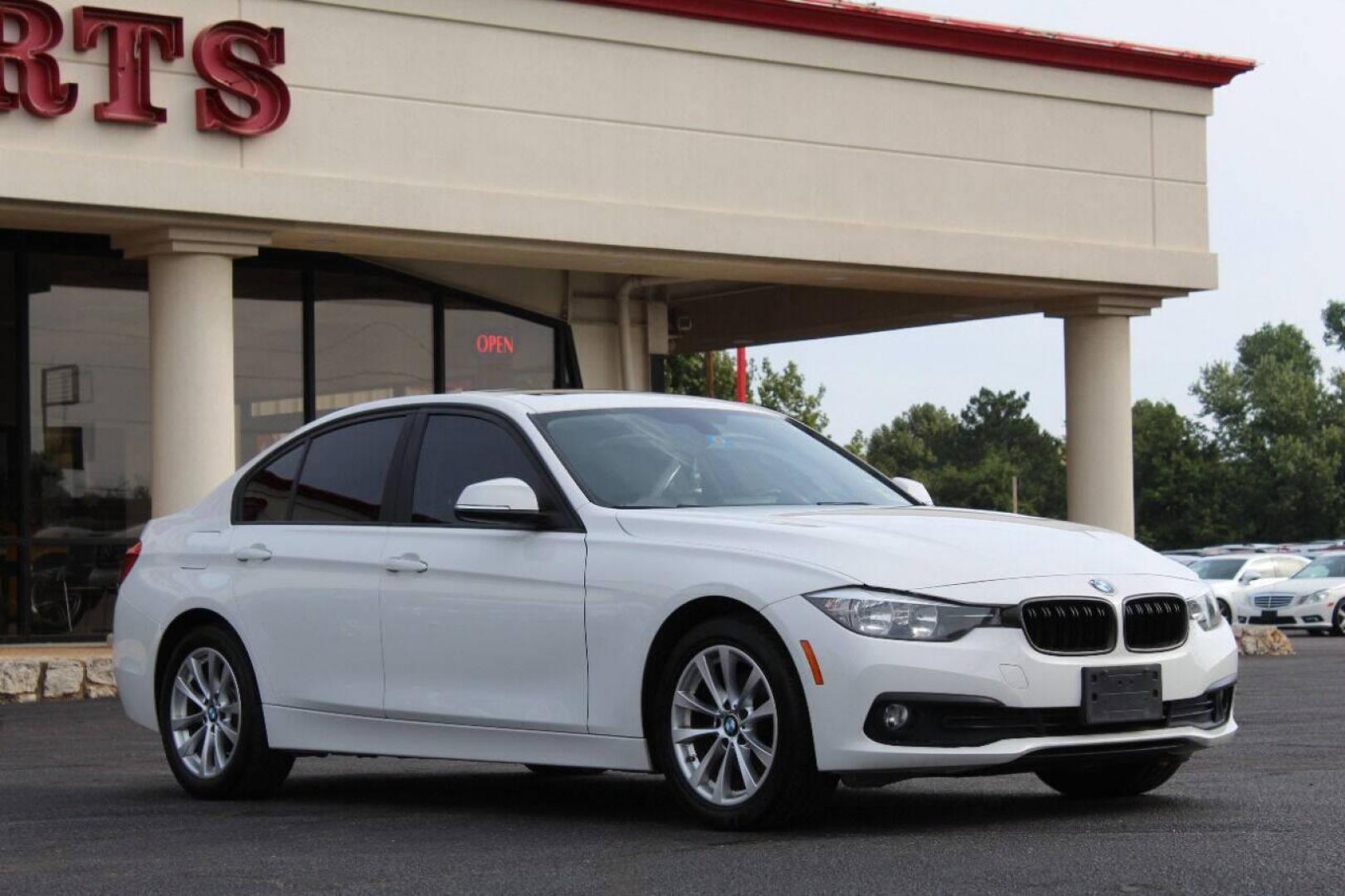 2016 White BMW 3-Series 320i xDrive Sedan (WBA8E5G53GN) with an 2.0L L4 DOHC 16V engine, 8A transmission, located at 4301 NW 39th , Oklahoma City, OK, 73112, (405) 949-5600, 35.512135, -97.598671 - NO DRIVERS LICENCE NO-FULL COVERAGE INSURANCE-NO CREDIT CHECK. COME ON OVER TO SUPERSPORTS AND TAKE A LOOK AND TEST DRIVE. PLEASE GIVE US A CALL AT (405) 949-5600. NO LICENCIA DE MANEJAR - NO SEGURO DE COBERTURA TOTAL - NO VERIFICACION DE CREDITO. POR FAVOR VENGAN A SUPERSPORTS, ECHE UN - Photo#0