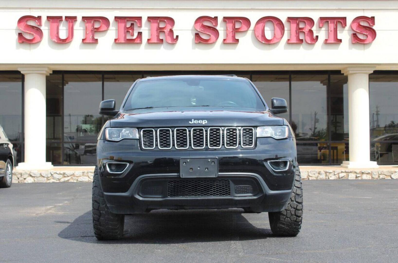 2017 Black Jeep Grand Cherokee Laredo 4WD (1C4RJFAG9HC) with an 3.6L V6 DOHC 24V engine, 8A transmission, located at 4301 NW 39th , Oklahoma City, OK, 73112, (405) 949-5600, 35.512135, -97.598671 - NO DRIVERS LICENSE - NO FULL COVERAGE INSURANCE - NO CREDIT CHECK. COME ON OVER TO SUPERSPORTS AND TAKE A LOOK AND TEST DRIVE PLEASE GIVE US A CALL AT (405) 949-5600. NO LICENCIA DE MANEJAR - NO SEGURO DE COBERTURA TOTAL - NO VERIFICACION DE CREDITO. POR FAVOR VENGAN A SUPERSPOR - Photo#0