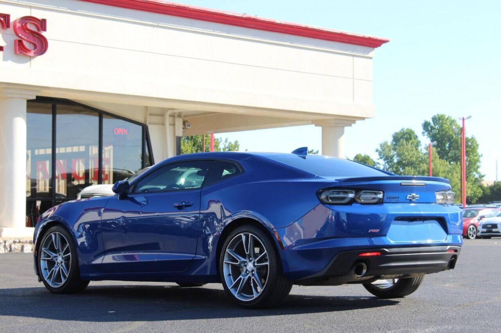 2019 Blue Chevrolet Camaro (1G1FB1RX8K0) with an 2.0L I4 Turbocharger 2.0L I4 engine, Automatic 8-Speed transmission, located at 4301 NW 39th , Oklahoma City, OK, 73112, (405) 949-5600, 35.512135, -97.598671 - NO DRIVERS LICENCE NO-FULL COVERAGE INSURANCE-NO CREDIT CHECK. COME ON OVER TO SUPERSPORTS AND TAKE A LOOK AND TEST DRIVE PLEASE GIVE US A CALL AT (405) 949-5600. NO LICENCIA DE MANEJAR - NO SEGURO DE COBERTURA TOTAL - NO VERIFICACION DE CREDITO. POR FAVOR VENGAN A SUPERSPORTS, ECHE UN VISTAZO - Photo#5