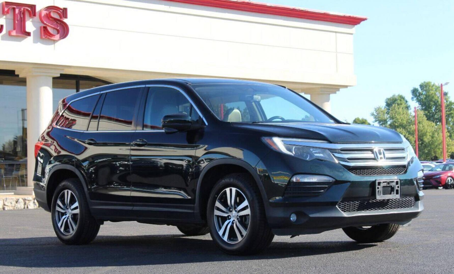 2016 Green Honda Pilot EXL 4WD (5FNYF6H53GB) with an 3.5L V6 SOHC 24V engine, 6-Speed Automatic transmission, located at 4301 NW 39th , Oklahoma City, OK, 73112, (405) 949-5600, 35.512135, -97.598671 - NO DRIVERS LICENCE - NO FULL COVERAGE INSURANCE - NO CREDIT CHECK. COME ON OVER TO SUPERSPORTS AND TAKE A LOOK AND TEST DRIVE. PLEASE GIVE US A CALL AT (405) 949-5600. NO LICENCIA DE MANEJAR - NO SEGURO DE COBERTURA TOTAL - NO VERIFICACION DE CREDITO. POR FAVOR VENGAN A SUPERSPORTS, ECH - Photo#0