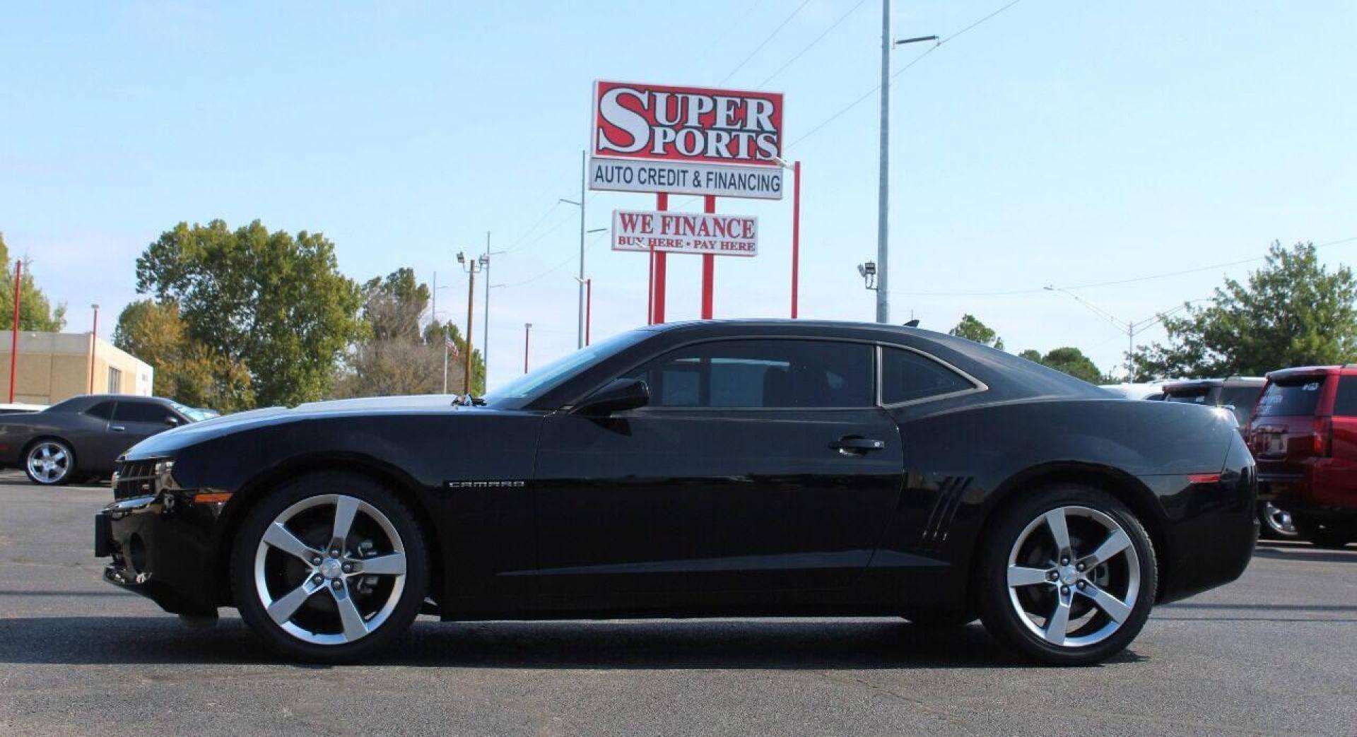 2012 Black Chevrolet Camaro (2G1FG1E39C9) with an 3.6L V6 3.6L V6 engine, Manual 6-Speed transmission, located at 4301 NW 39th , Oklahoma City, OK, 73112, (405) 949-5600, 35.512135, -97.598671 - Photo#6