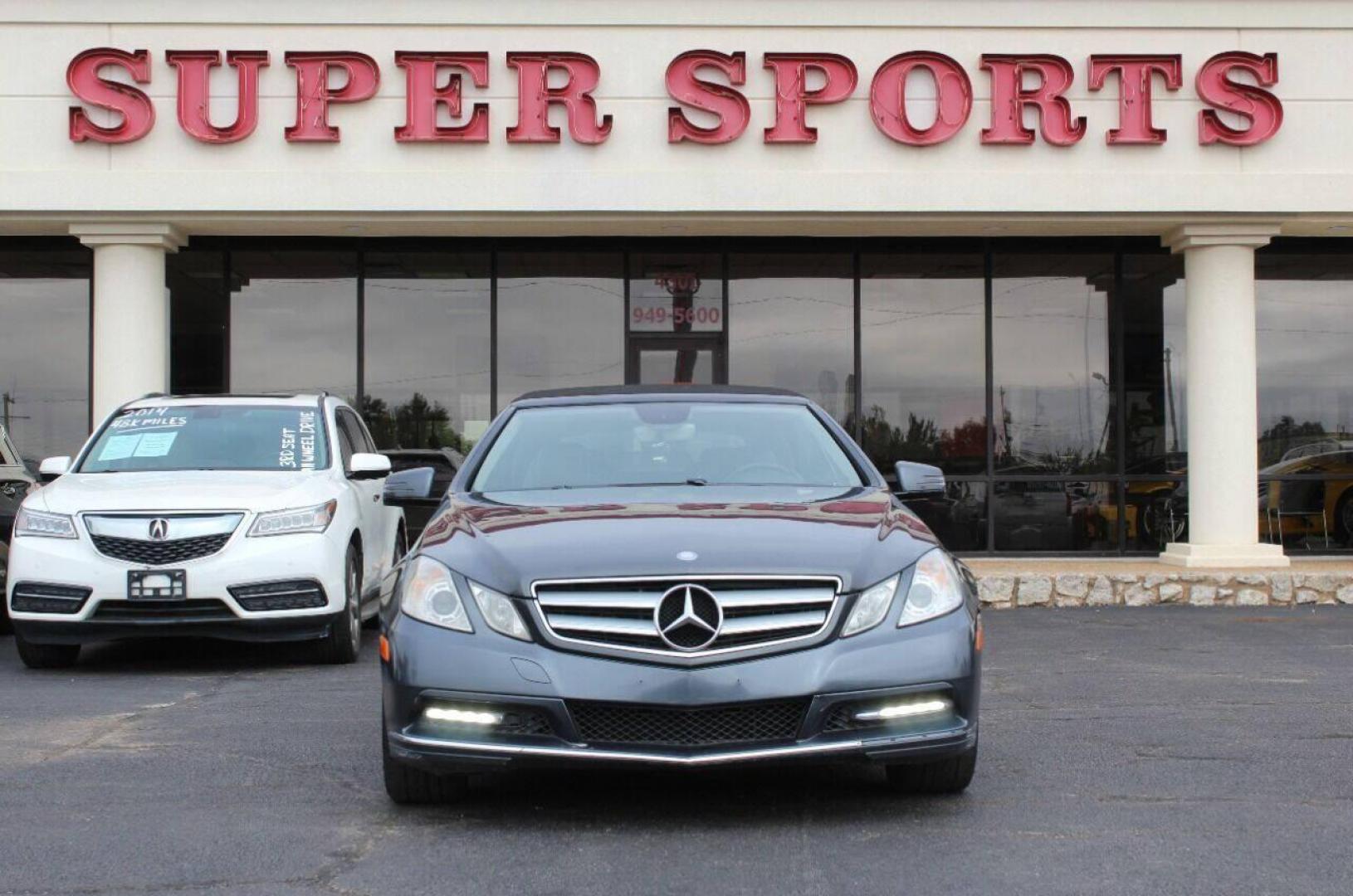 2012 Gray Mercedes-Benz E-Class E350 Cabriolet (WDDKK5KF9CF) with an 3.5L V6 DOHC 24V engine, 7-Speed Automatic transmission, located at 4301 NW 39th , Oklahoma City, OK, 73112, (405) 949-5600, 35.512135, -97.598671 - NO DRIVERS LICENSE - NO FULL COVERAGE INSURANCE - NO CREDIT CHECK. COME ON OVER TO SUPERSPORTS AND TAKE A LOOK AND TEST DRIVE PLEASE GIVE US A CALL AT (405) 949-5600. NO LICENCIA DE MANEJAR - NO SEGURO DE COBERTURA TOTAL - NO VERIFICACION DE CREDITO. POR FAVOR VENGAN A SUPERSPOR - Photo#2