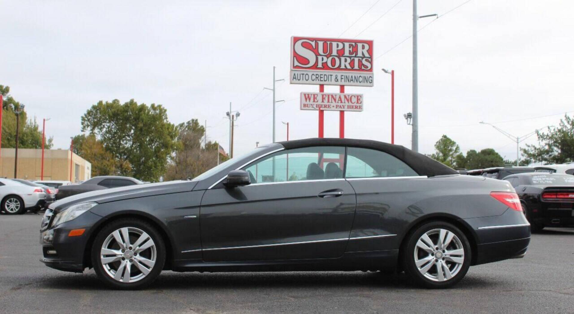 2012 Gray Mercedes-Benz E-Class E350 Cabriolet (WDDKK5KF9CF) with an 3.5L V6 DOHC 24V engine, 7-Speed Automatic transmission, located at 4301 NW 39th , Oklahoma City, OK, 73112, (405) 949-5600, 35.512135, -97.598671 - NO DRIVERS LICENSE - NO FULL COVERAGE INSURANCE - NO CREDIT CHECK. COME ON OVER TO SUPERSPORTS AND TAKE A LOOK AND TEST DRIVE PLEASE GIVE US A CALL AT (405) 949-5600. NO LICENCIA DE MANEJAR - NO SEGURO DE COBERTURA TOTAL - NO VERIFICACION DE CREDITO. POR FAVOR VENGAN A SUPERSPOR - Photo#5