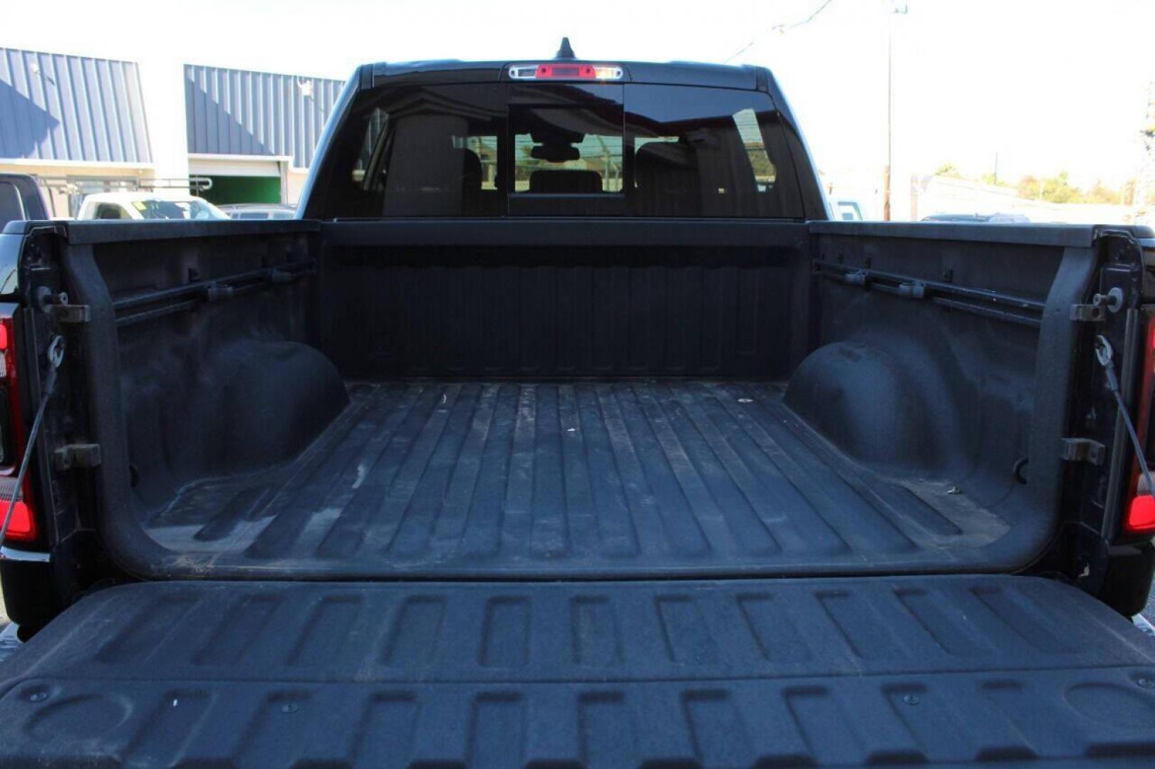 2019 Black RAM 1500 Big Horn Crew Cab SWB 2WD (1C6RREFTXKN) with an 5.7L V8 OHV 16V engine, 8A transmission, located at 4301 NW 39th , Oklahoma City, OK, 73112, (405) 949-5600, 35.512135, -97.598671 - NO DRIVERS LICENCE NO-FULL COVERAGE INSURANCE - NO CREDIT CHECK. COME ON OVER TO SUPERSPORTS AND TAKE A LOOK AND TEST DRIVE. PLEASE GIVE US A CALL AT (405) 949-5600. NO LICENCIA DE MANEJAR- NO SEGURO DE COBERTURA TOTAL- NO VERIFICACION DE CREDITO. POR FAVOR VENGAN A SUPERSPORTS, ECHE UN V - Photo#12