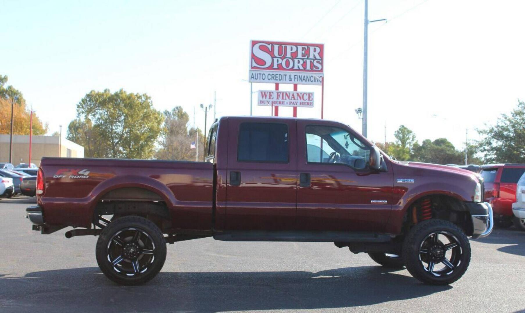 2006 Burgundy Ford F-250 Super Duty (1FTSW21P16E) with an 6.0L V8 Turbocharger 6.0L V8 engine, Automatic 5-Speed transmission, located at 4301 NW 39th , Oklahoma City, OK, 73112, (405) 949-5600, 35.512135, -97.598671 - NO DRIVERS LICENCE NO - FULL COVERAGE INSURANCE-NO CREDIT CHECK. COME ON OVER TO SUPERSPORTS AND TAKE A LOOK AND TEST DRIVE PLEASE GIVE US A CALL AT (405) 949-5600. NO LICENCIA DE MANEJAR - NO SEGURO DE COBERTURA TOTAL- NO VERIFICACION DE CREDITO. POR FAVOR VENGAN A SUPERSPORTS, ECHE UN V - Photo#3