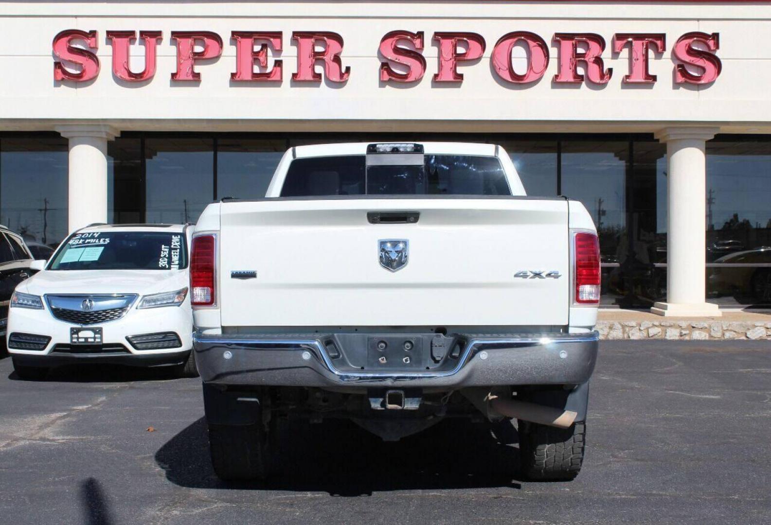 2018 White RAM 2500 Laramie Crew Cab SWB 4WD (3C6UR5FJ3JG) with an 6.4L V8 engine, 6A transmission, located at 4301 NW 39th , Oklahoma City, OK, 73112, (405) 949-5600, 35.512135, -97.598671 - Photo#4