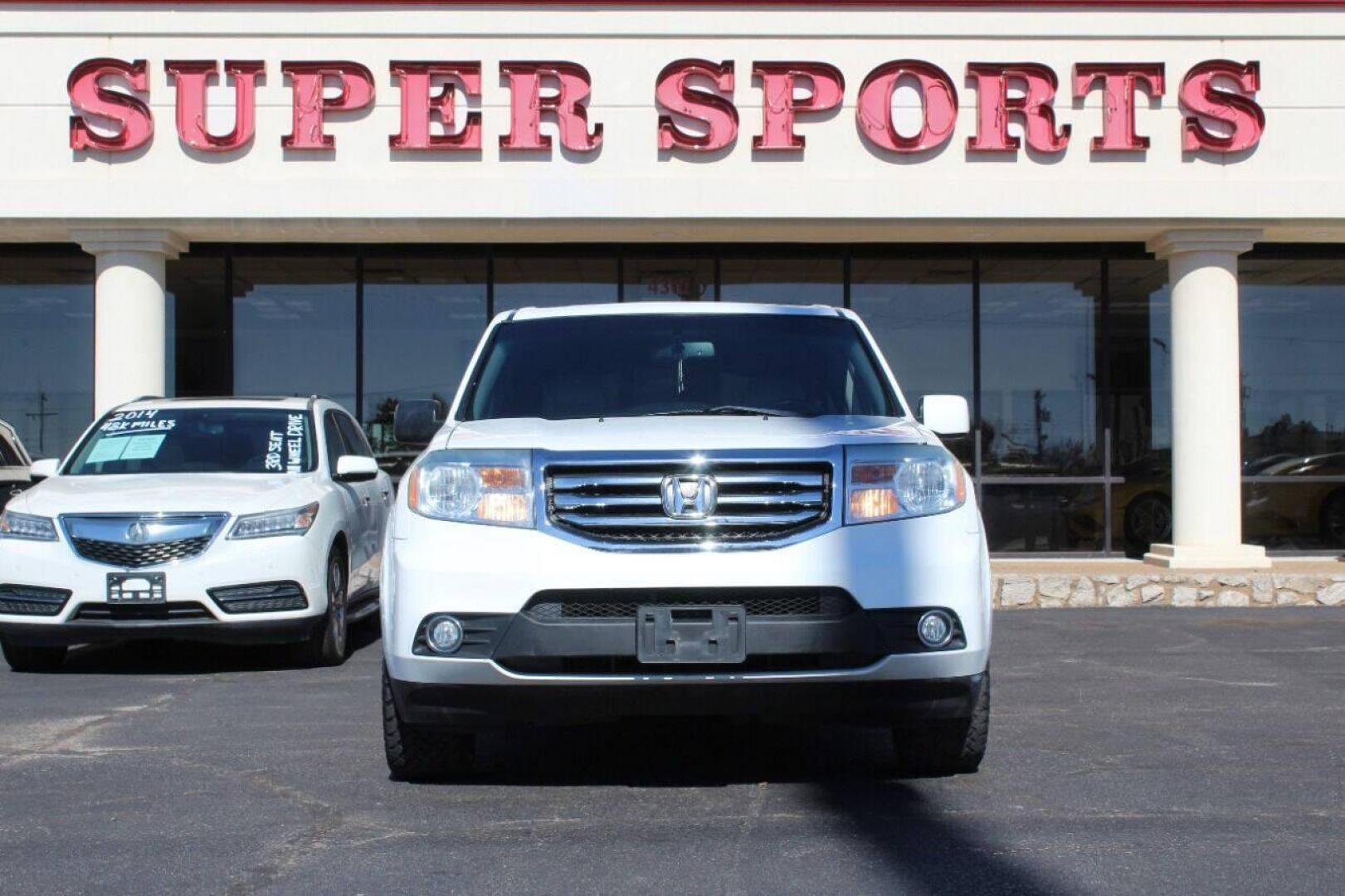 2015 White Honda Pilot EX-L 4WD 5-Spd AT (5FNYF4H5XFB) with an 3.5L V6 SOHC 24V engine, 5-Speed Automatic transmission, located at 4301 NW 39th , Oklahoma City, OK, 73112, (405) 949-5600, 35.512135, -97.598671 - Photo#0