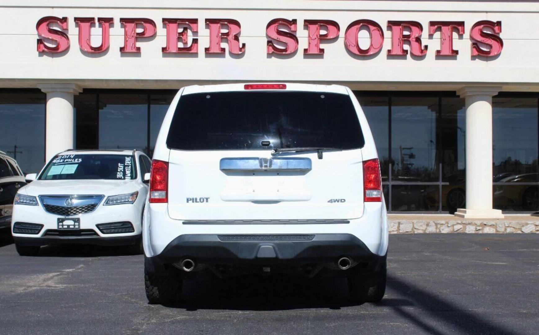 2015 White Honda Pilot EX-L 4WD 5-Spd AT (5FNYF4H5XFB) with an 3.5L V6 SOHC 24V engine, 5-Speed Automatic transmission, located at 4301 NW 39th , Oklahoma City, OK, 73112, (405) 949-5600, 35.512135, -97.598671 - Photo#4