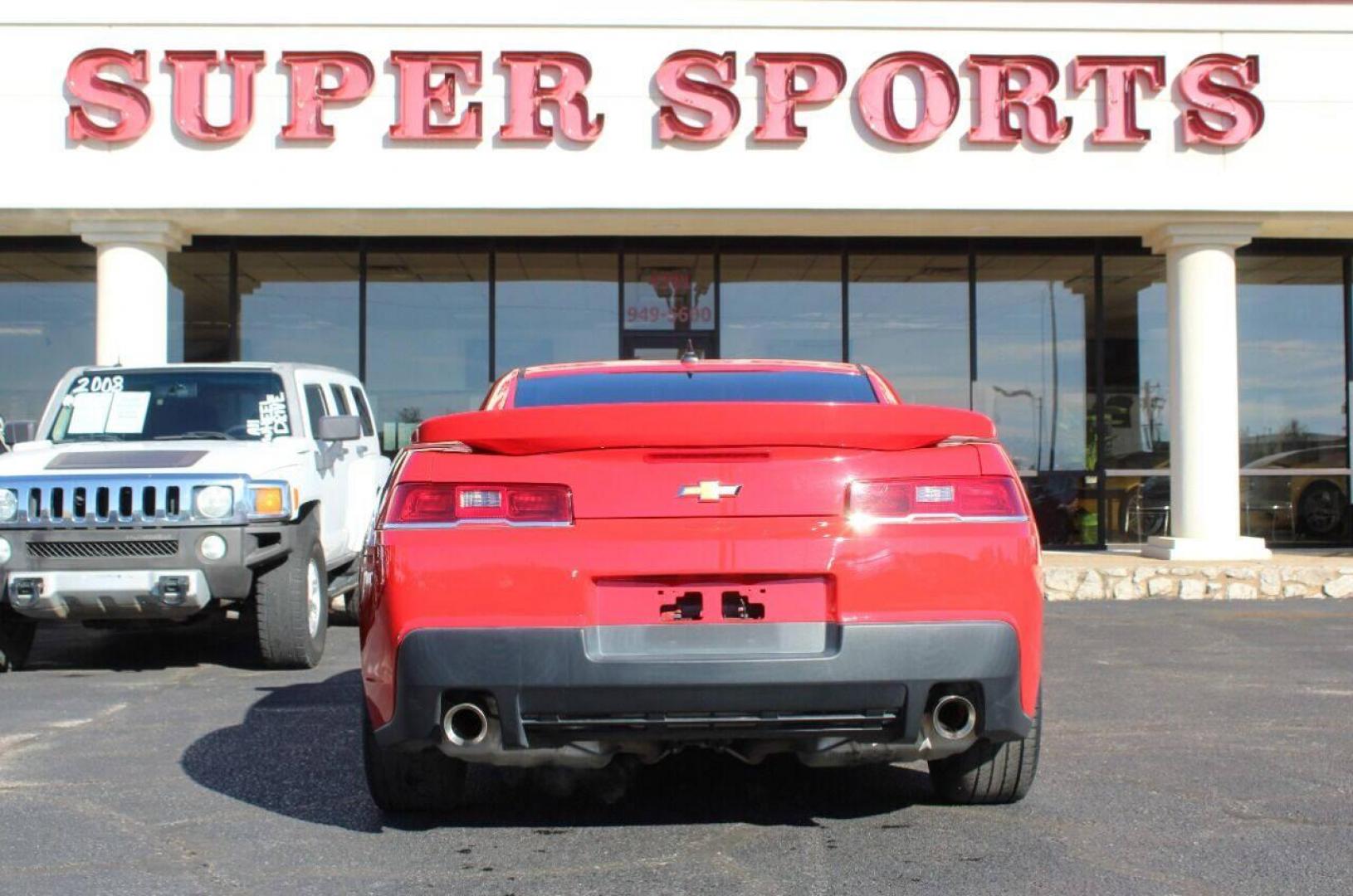 2014 Red Chevrolet Camaro 2LS Coupe (2G1FA1E38E9) with an 3.6L V6 DOHC 24V FFV engine, 6-Speed Automatic transmission, located at 4301 NW 39th , Oklahoma City, OK, 73112, (405) 949-5600, 35.512135, -97.598671 - NO DRIVERS LICENCE NO-FULL COVERAGE INSURANCE-NO CREDIT CHECK. COME ON OVER TO SUPERSPORTS AND TAKE A LOOK AND TEST DRIVE. PLEASE GIVE US A CALL AT (405) 949-5600. NO LICENSIA DE MANEJAR- NO SEGURO DE COBERTURA TOTAL- NO VERIFICACCION DE CREDITO. POR FAVOR VENGAN A SUPERSPORTS, ECHE UN - Photo#4