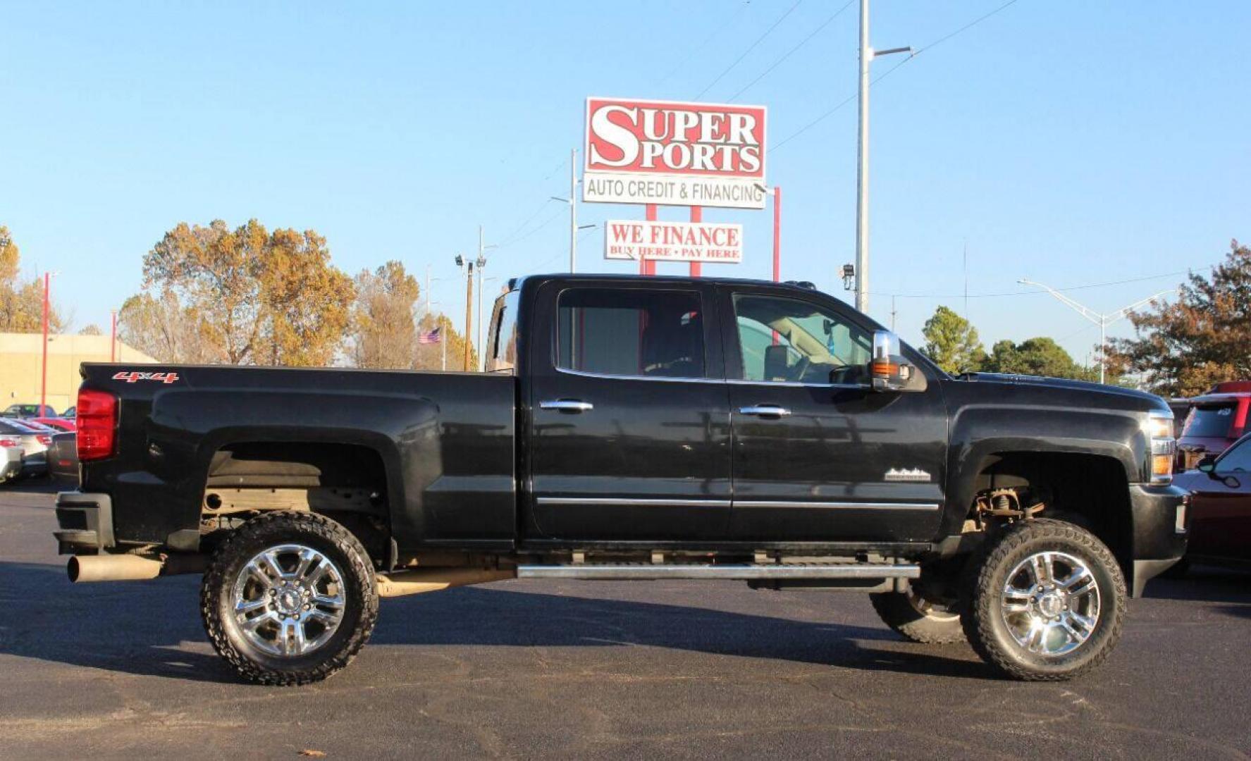 2015 Black Chevrolet Silverado 2500HD (1GC1KXE82FF) with an 6.6L V8 Turbocharger 6.6L V8 engine, Automatic 6-Speed transmission, located at 4301 NW 39th , Oklahoma City, OK, 73112, (405) 949-5600, 35.512135, -97.598671 - NO DRIVERS LICENCE - NO FULL COVERAGE INSURANCE - NO CREDIT CHECK. COME ON OVER TO SUPERSPORTS AND TAKE A LOOK AND TEST DRIVE PLEASE GIVE US A CALL AT (405) 949-5600. NO LICENCIA DE MANEJAR - NO SEGURO DE COBERTURA TOTAL - NO VERIFICACION DE CREDITO. POR FAVOR VENGAN A SUPERSPORTS, ECHE UN VIST - Photo#3