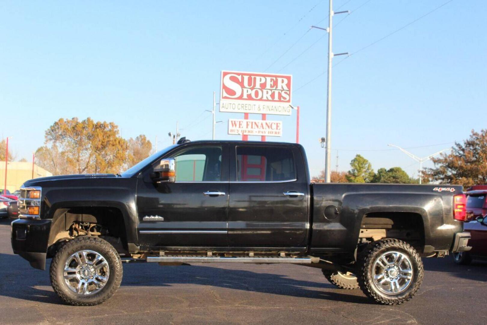 2015 Black Chevrolet Silverado 2500HD (1GC1KXE82FF) with an 6.6L V8 Turbocharger 6.6L V8 engine, Automatic 6-Speed transmission, located at 4301 NW 39th , Oklahoma City, OK, 73112, (405) 949-5600, 35.512135, -97.598671 - NO DRIVERS LICENCE - NO FULL COVERAGE INSURANCE - NO CREDIT CHECK. COME ON OVER TO SUPERSPORTS AND TAKE A LOOK AND TEST DRIVE PLEASE GIVE US A CALL AT (405) 949-5600. NO LICENCIA DE MANEJAR - NO SEGURO DE COBERTURA TOTAL - NO VERIFICACION DE CREDITO. POR FAVOR VENGAN A SUPERSPORTS, ECHE UN VIST - Photo#6