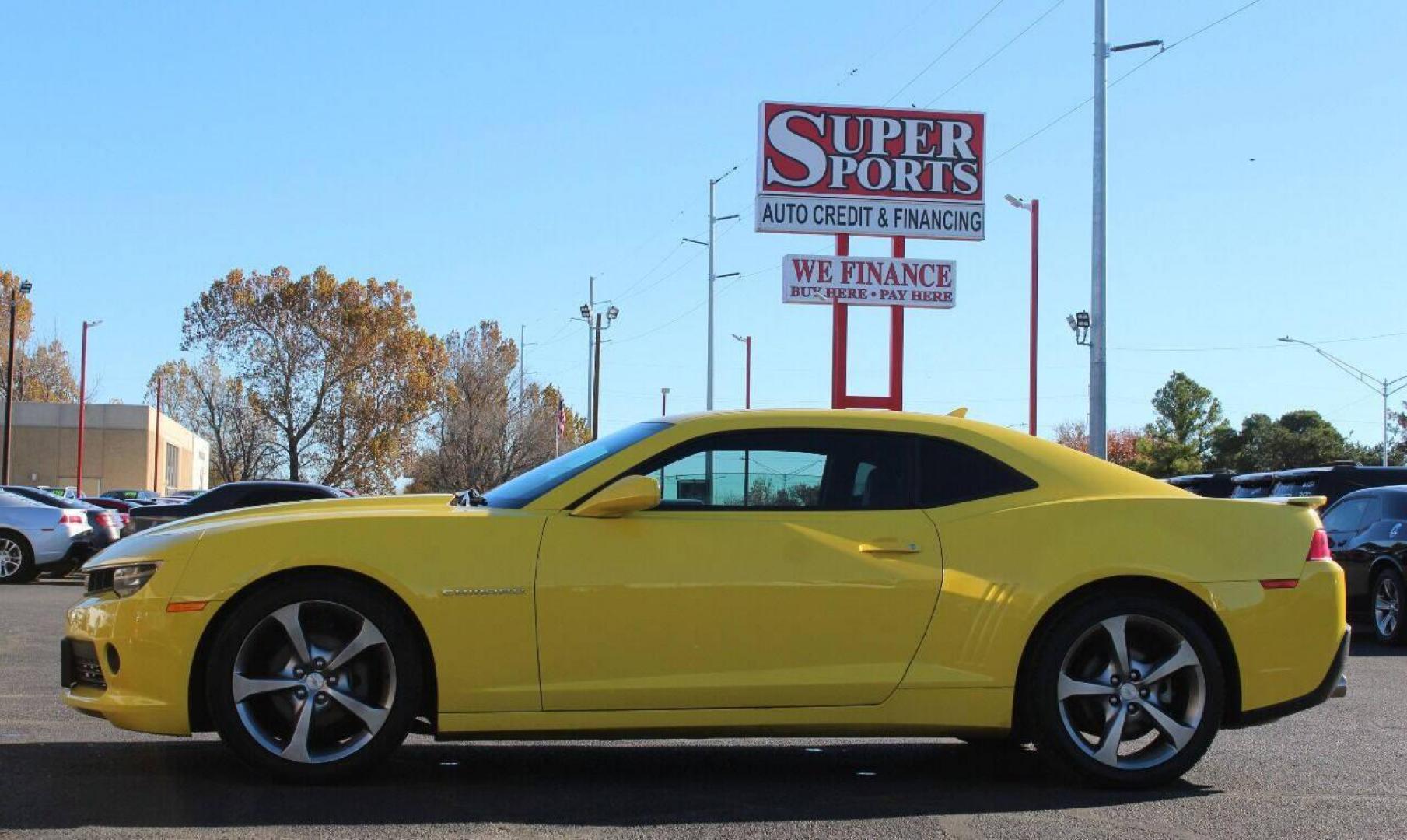 2014 Yellow Chevrolet Camaro Coupe 2LT (2G1FC1E31E9) with an 3.6L V6 DOHC 24V FFV engine, 6-Speed Automatic transmission, located at 4301 NW 39th , Oklahoma City, OK, 73112, (405) 949-5600, 35.512135, -97.598671 - Photo#6