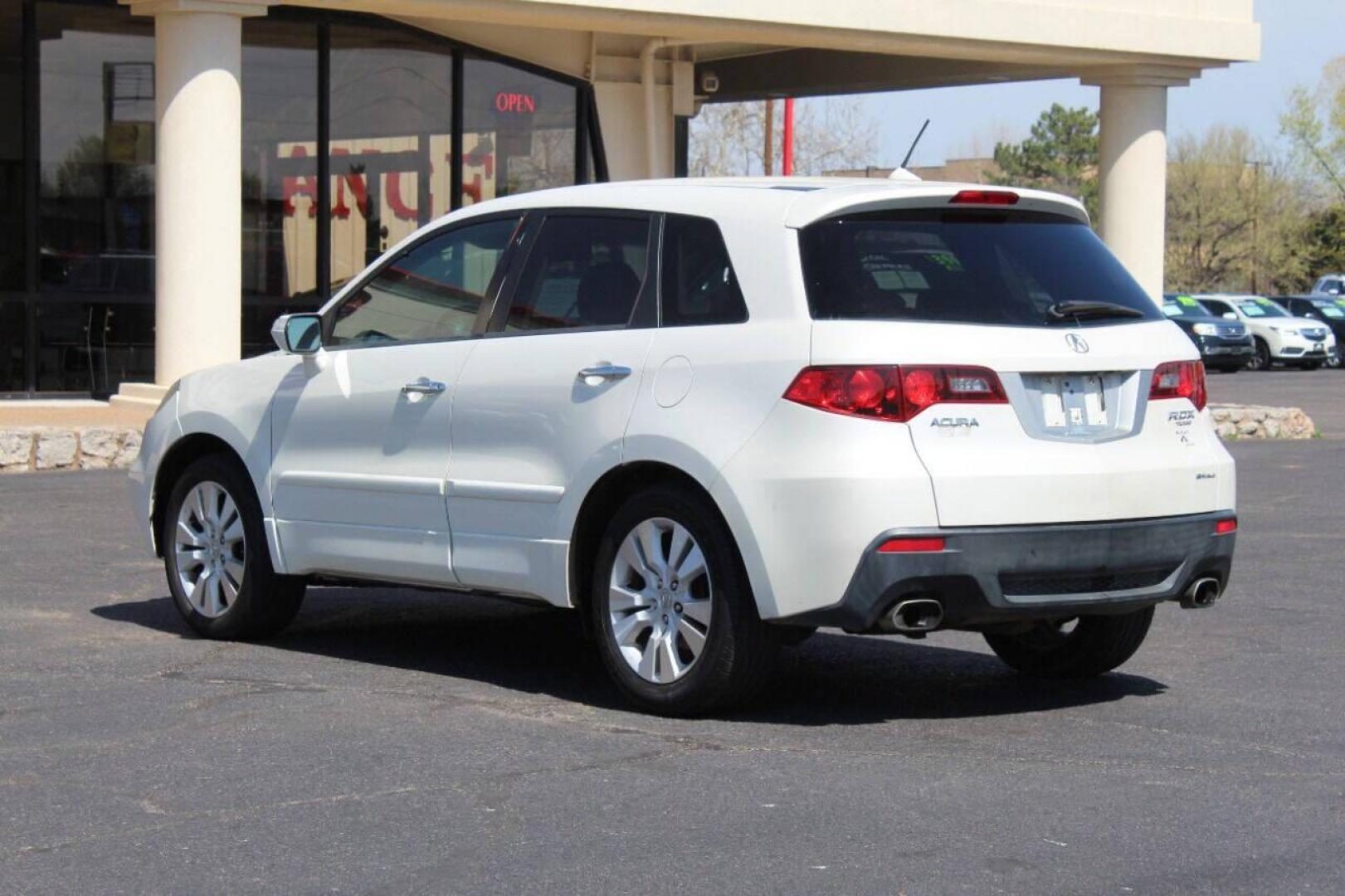 2010 White Acura RDX 5-Spd AT with Technology Package (5J8TB1H5XAA) with an 2.3L L4 DOHC 16V engine, 5-Speed Automatic transmission, located at 4301 NW 39th , Oklahoma City, OK, 73112, (405) 949-5600, 35.512135, -97.598671 - Photo#5