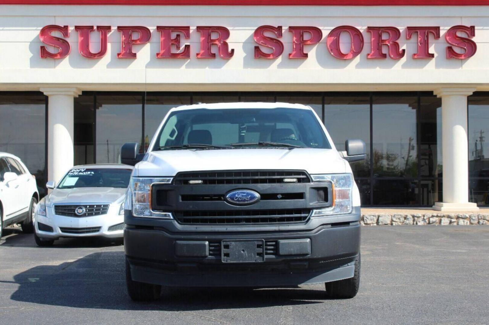 2018 White Ford F-150 XL SuperCab 6.5-ft. Bed 2WD (1FTEX1C55JK) with an 5.0L V8 OHV 16V engine, 6A transmission, located at 4301 NW 39th , Oklahoma City, OK, 73112, (405) 949-5600, 35.512135, -97.598671 - NO DRIVERS LICENSE - NO FULL COVERAGE INSURANCE - NO CREDIT CHECK. COME ON OVER TO SUPERSPORTS AND TAKE A LOOK AND TEST DRIVE. PLEASE GIVE US A CALL AT (405) 949-5600. NO LICENCIA DE MANEJAR - NO SEGURO DE COBERTURA TOTAL - NO VERIFICACION DE CREDITO. POR FAVOR VENGAN A SUPERSPO - Photo#0